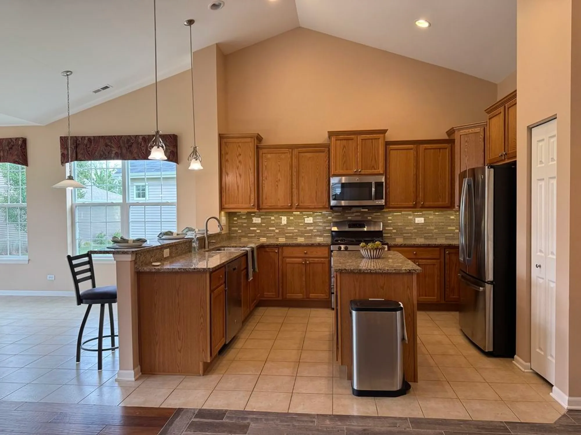 Property Slideshow image 7 of 20 | 870 prescott ln, Pingree Grove, IL, 60140