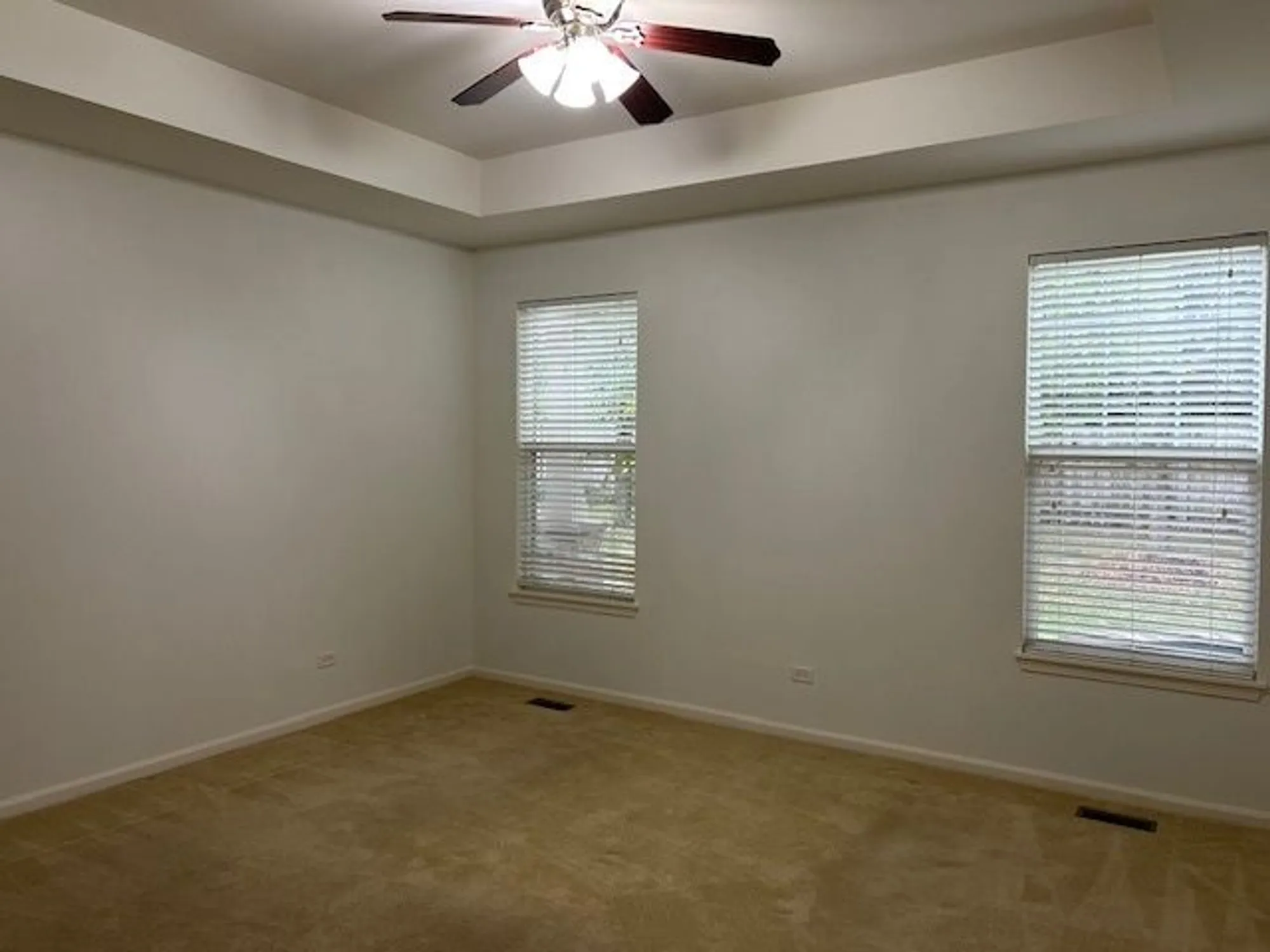 Property Slideshow image 11 of 22 | 2875 normandy cir, Naperville, IL, 60564