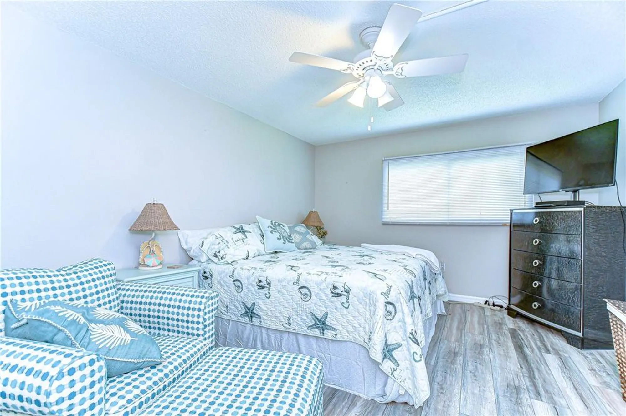 Property Slideshow image 14 of 35 | 13870 oakwood ln # 13870, Seminole, FL, 33776