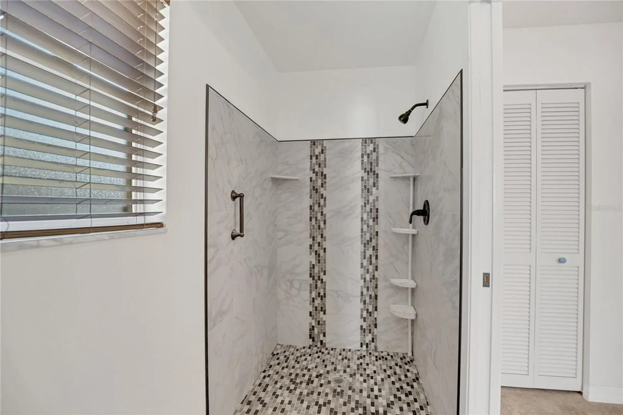 Property Slideshow image 15 of 45 | 131 willow brook dr, Leesburg, FL, 34748