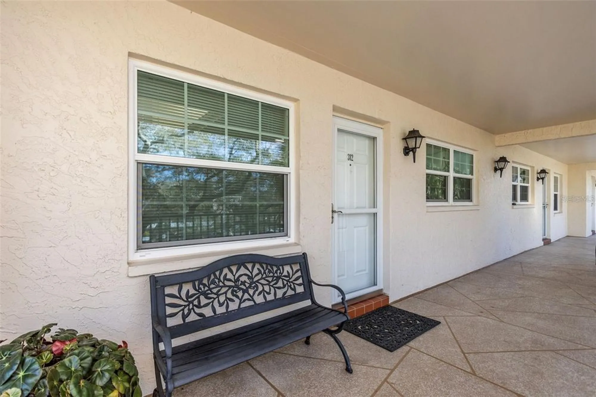 Property Slideshow image 2 of 37 | 940 virginia st 303, Dunedin, FL, 34698