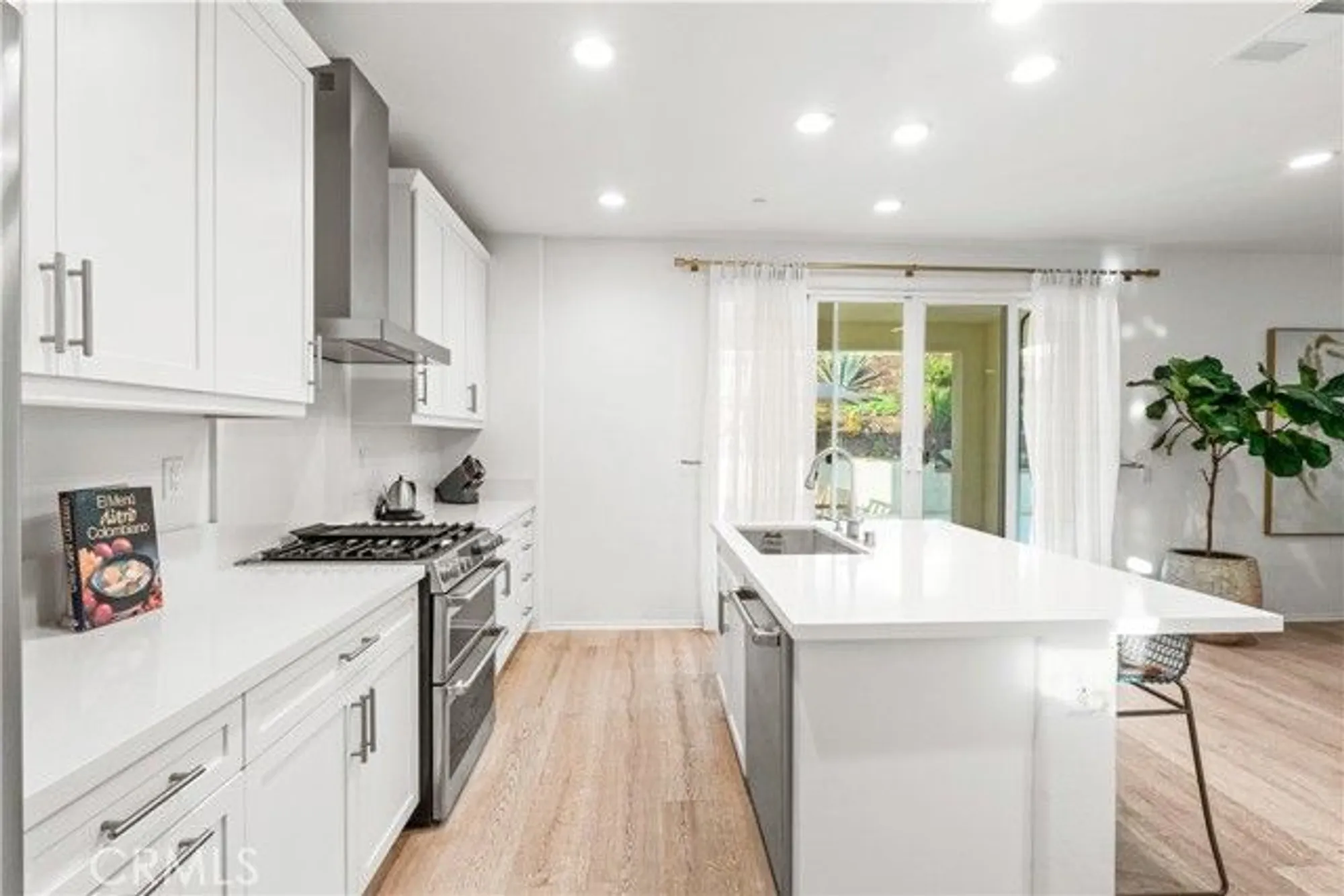 Property Slideshow image 20 of 31 | 11800 starlily ct, Corona, CA, 92883