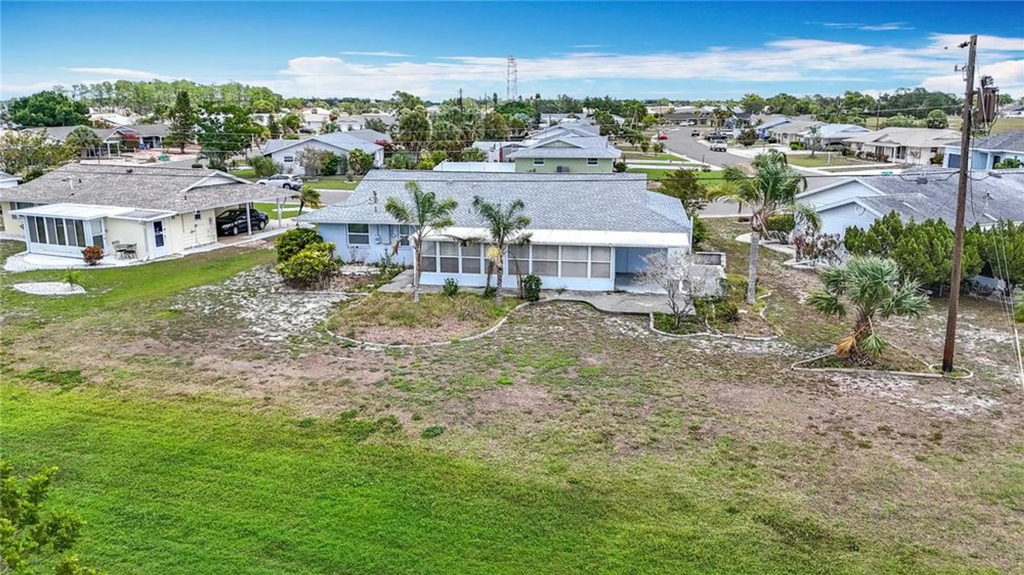 Property Slideshow image 29 of 41 | 904 desert hills dr, Sun City Center, FL, 33573