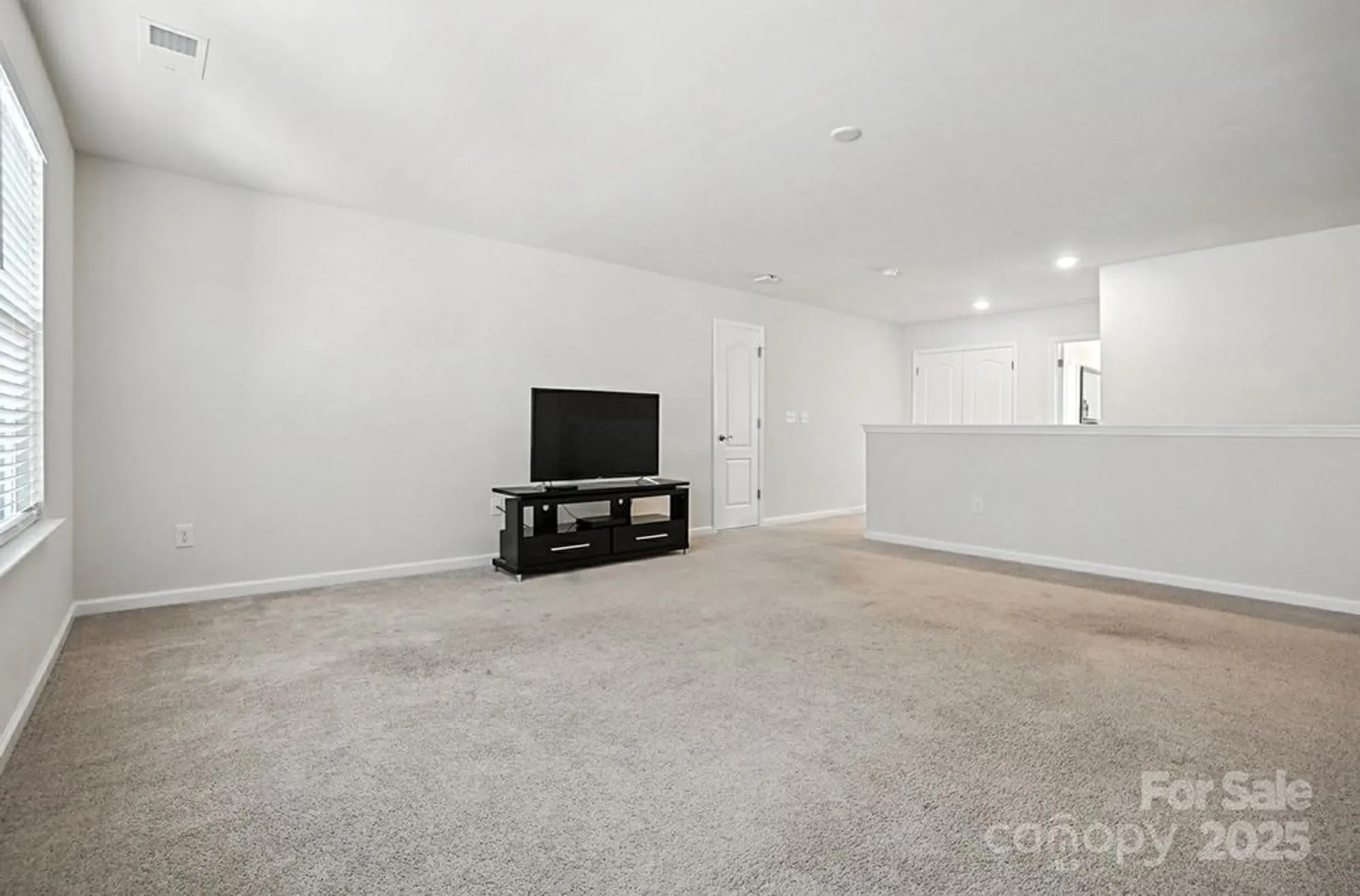 Property Slideshow image 28 of 48 | 16432 cozy cove rd, Charlotte, NC, 28278