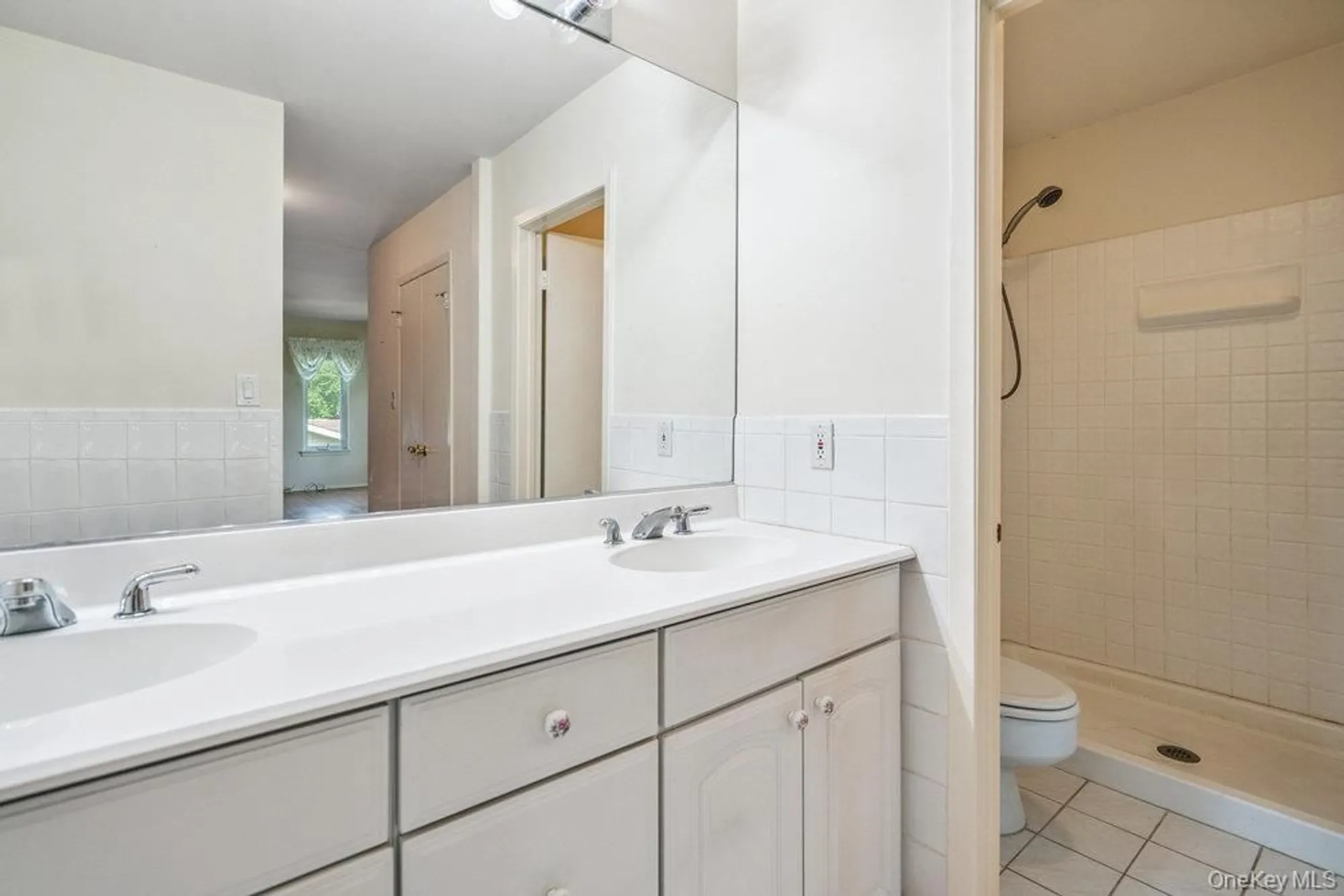 Property Slideshow image 21 of 35 | 914 fenway rd, Saint James, NY, 11780