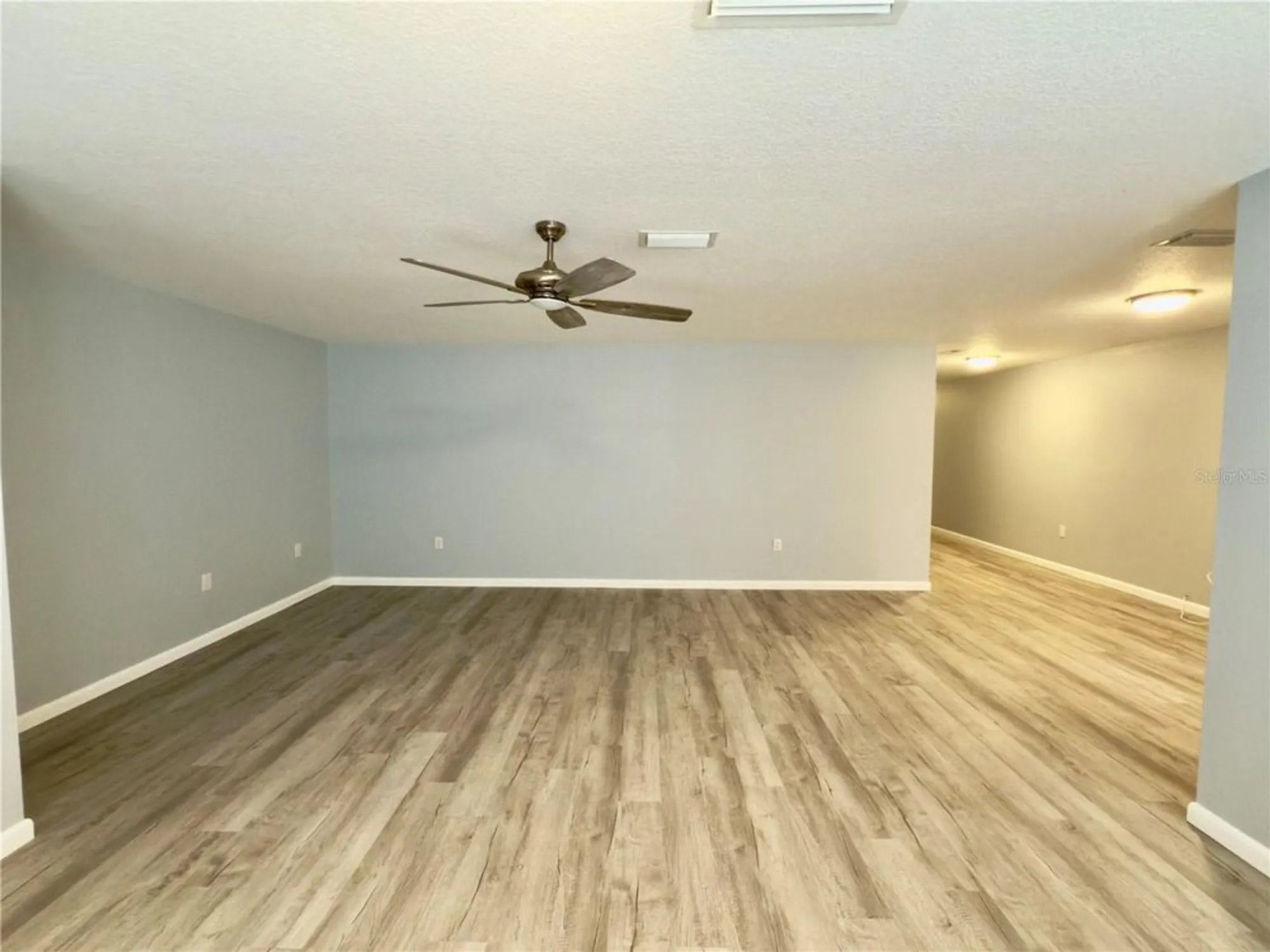 Property Slideshow image 5 of 20 | 5521 80th st n unit 306, Saint Petersburg, FL, 33709