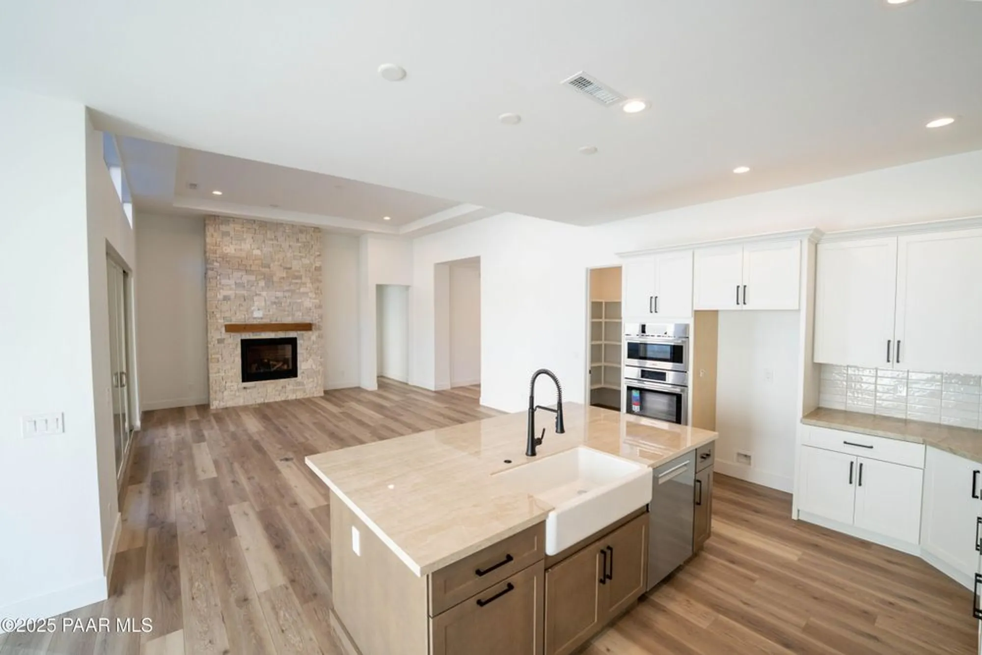 Property Slideshow image 2 of 20 | 1116 s lakeview dr, Prescott, AZ, 86301