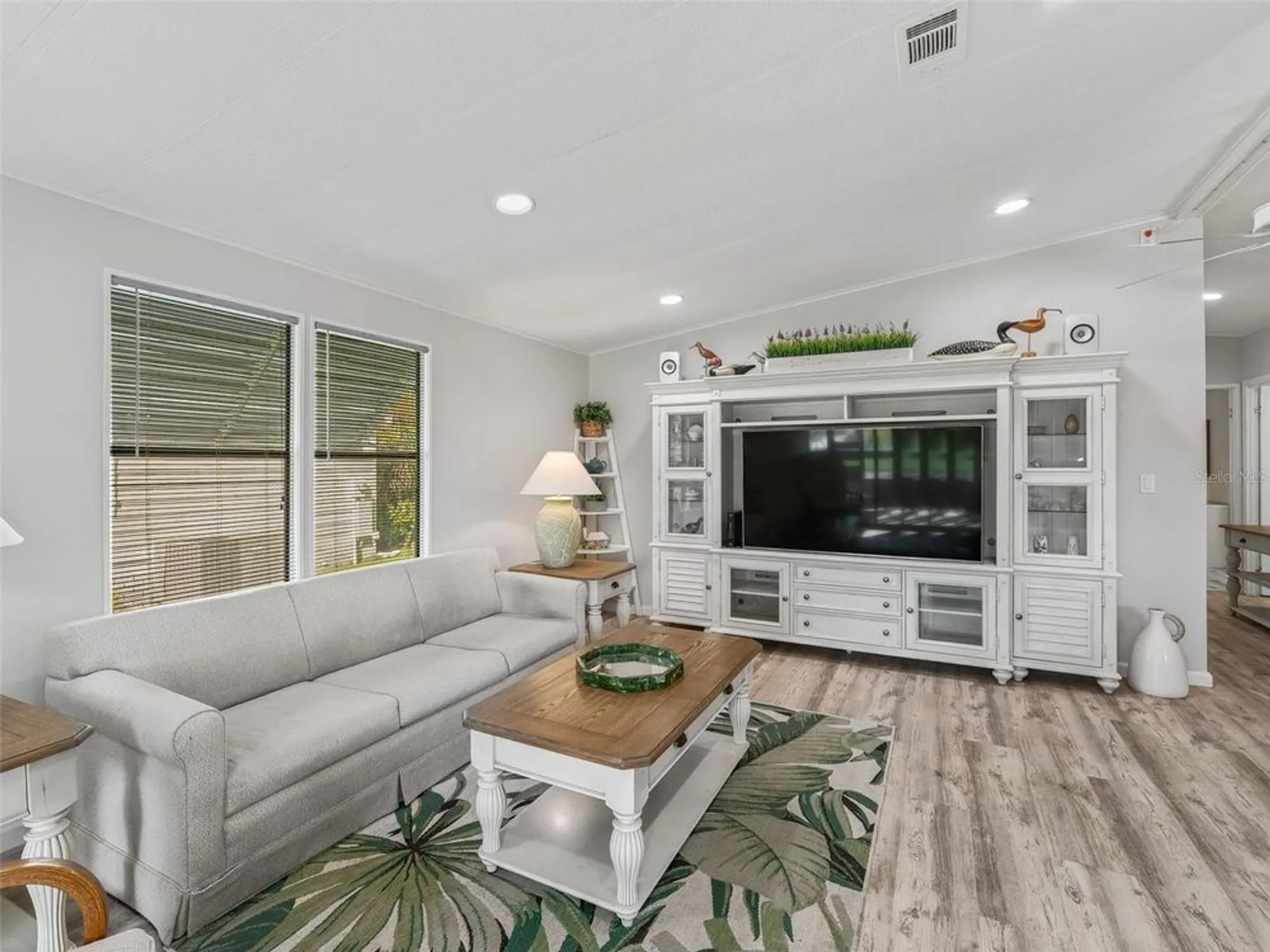 Property Slideshow image 13 of 37 | 1708 lauren ln, Lady Lake, FL, 32159