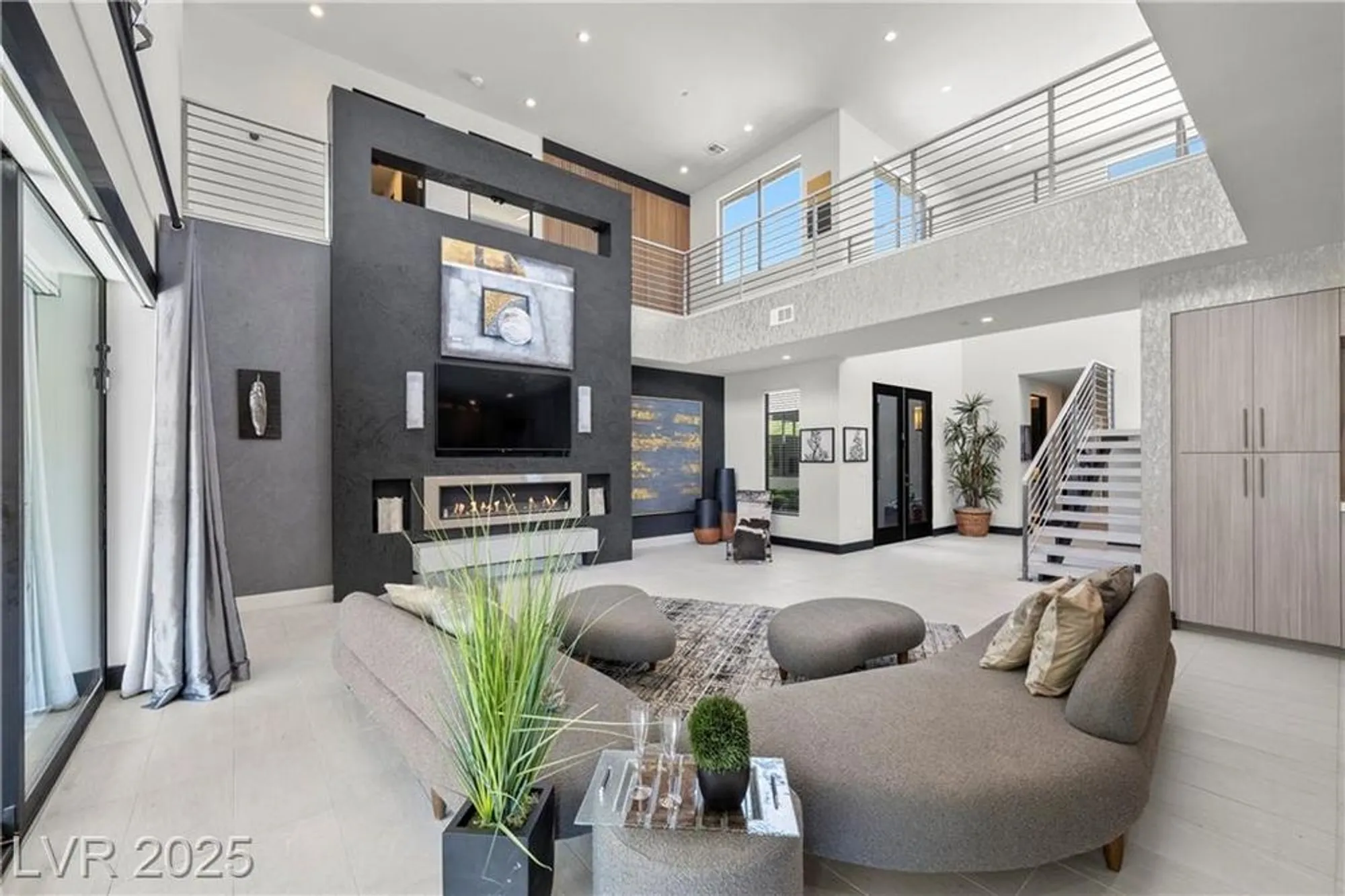 Property Slideshow image 20 of 99 | 5 highland cove ln, Henderson, NV, 89011