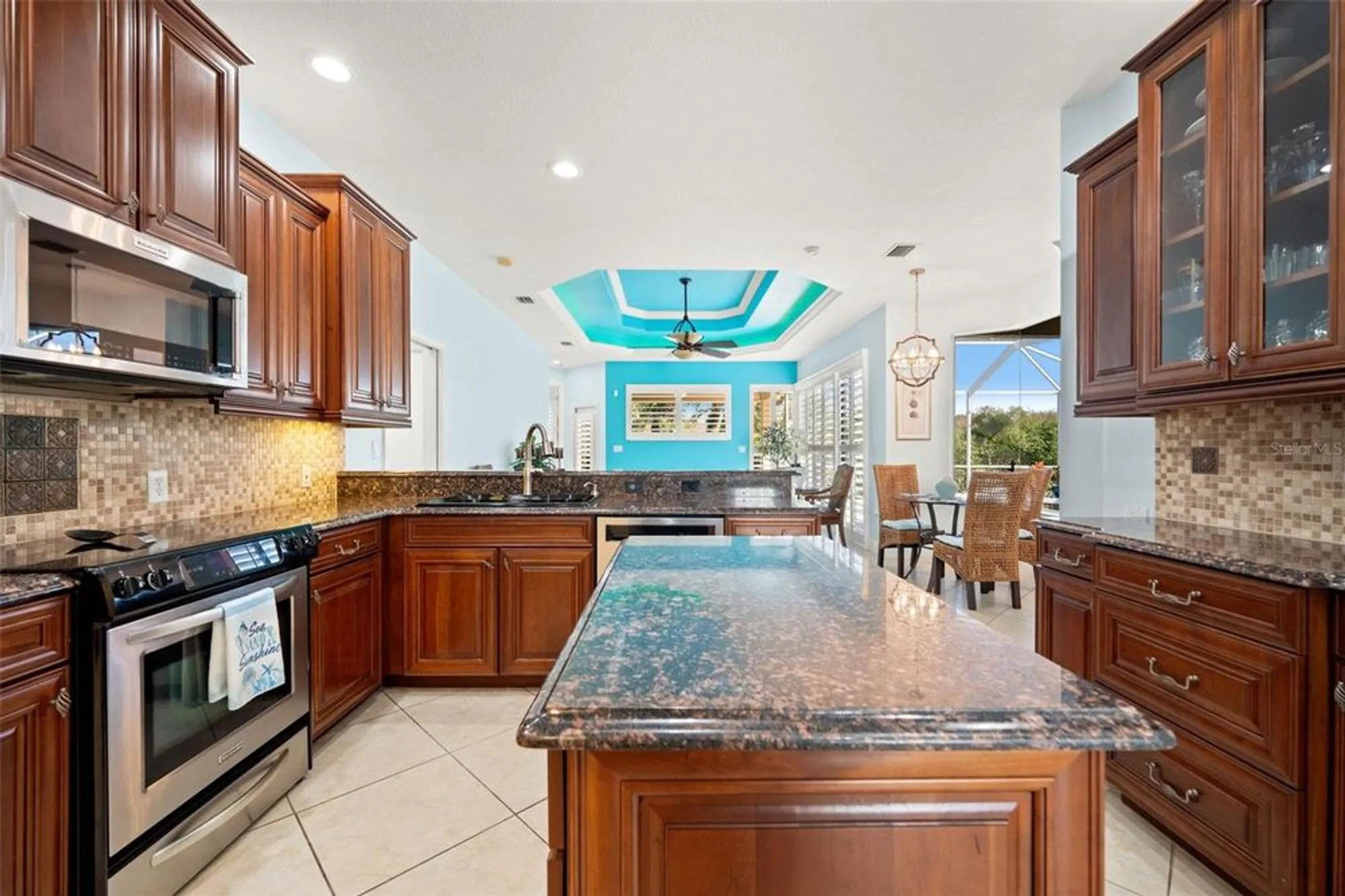 Property Slideshow image 11 of 52 | 6882 tailfeather way, Bradenton, FL, 34203