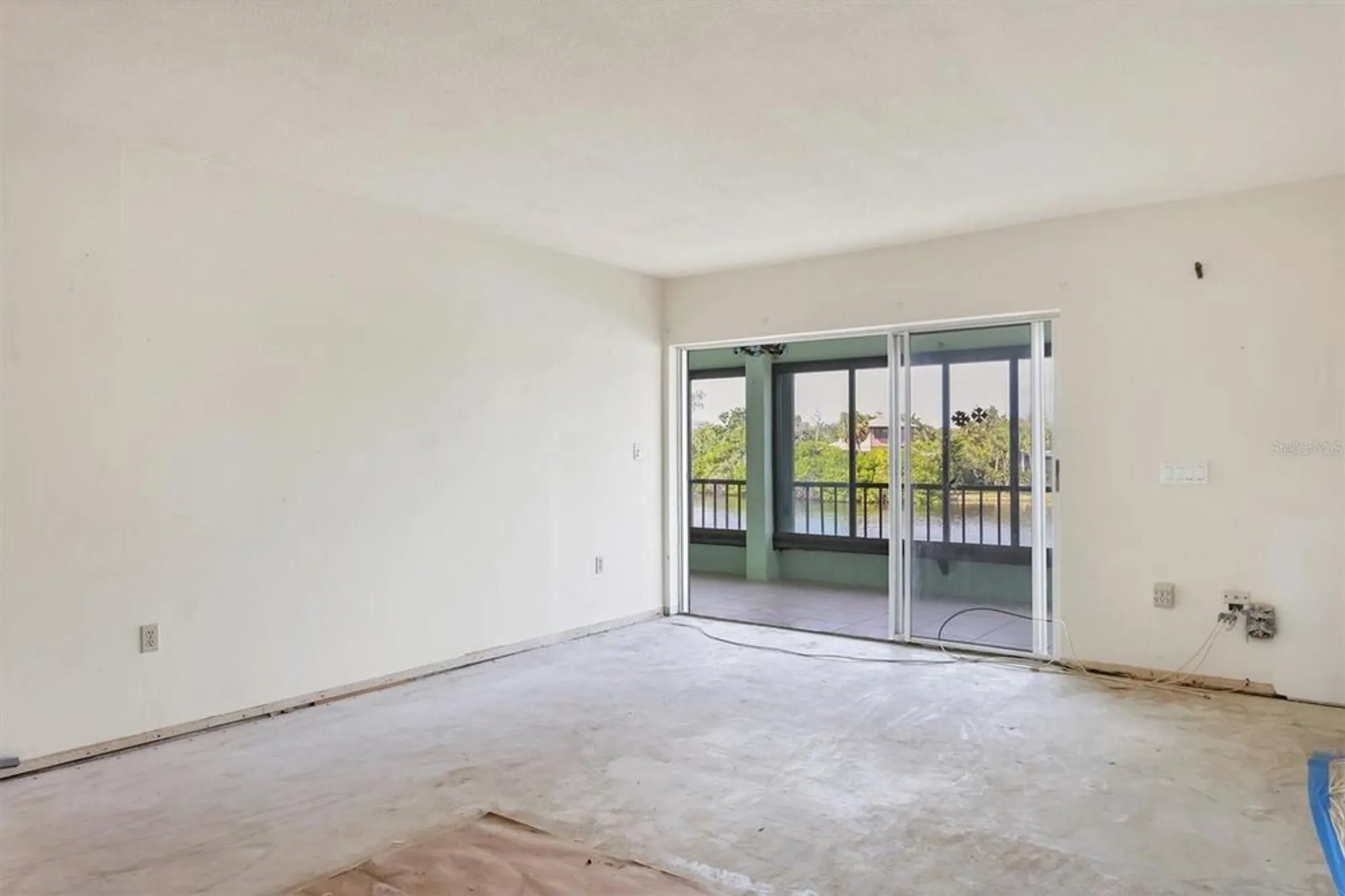 Property Slideshow image 10 of 53 | 101 whispering sands dr apt 205, Sarasota, FL, 34242