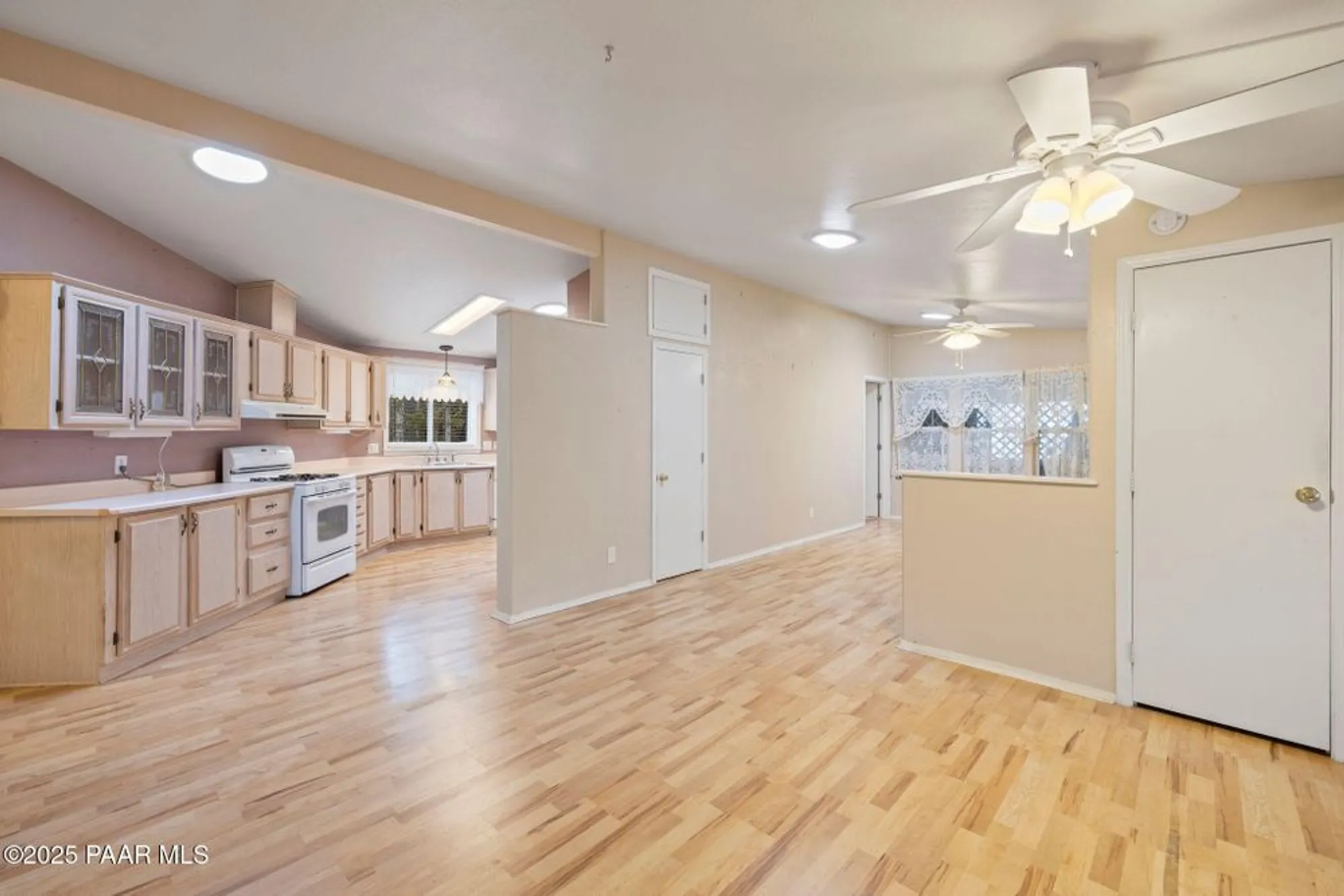 Property Slideshow image 9 of 36 | 944 n mountain hollow ct, Prescott, AZ, 86301