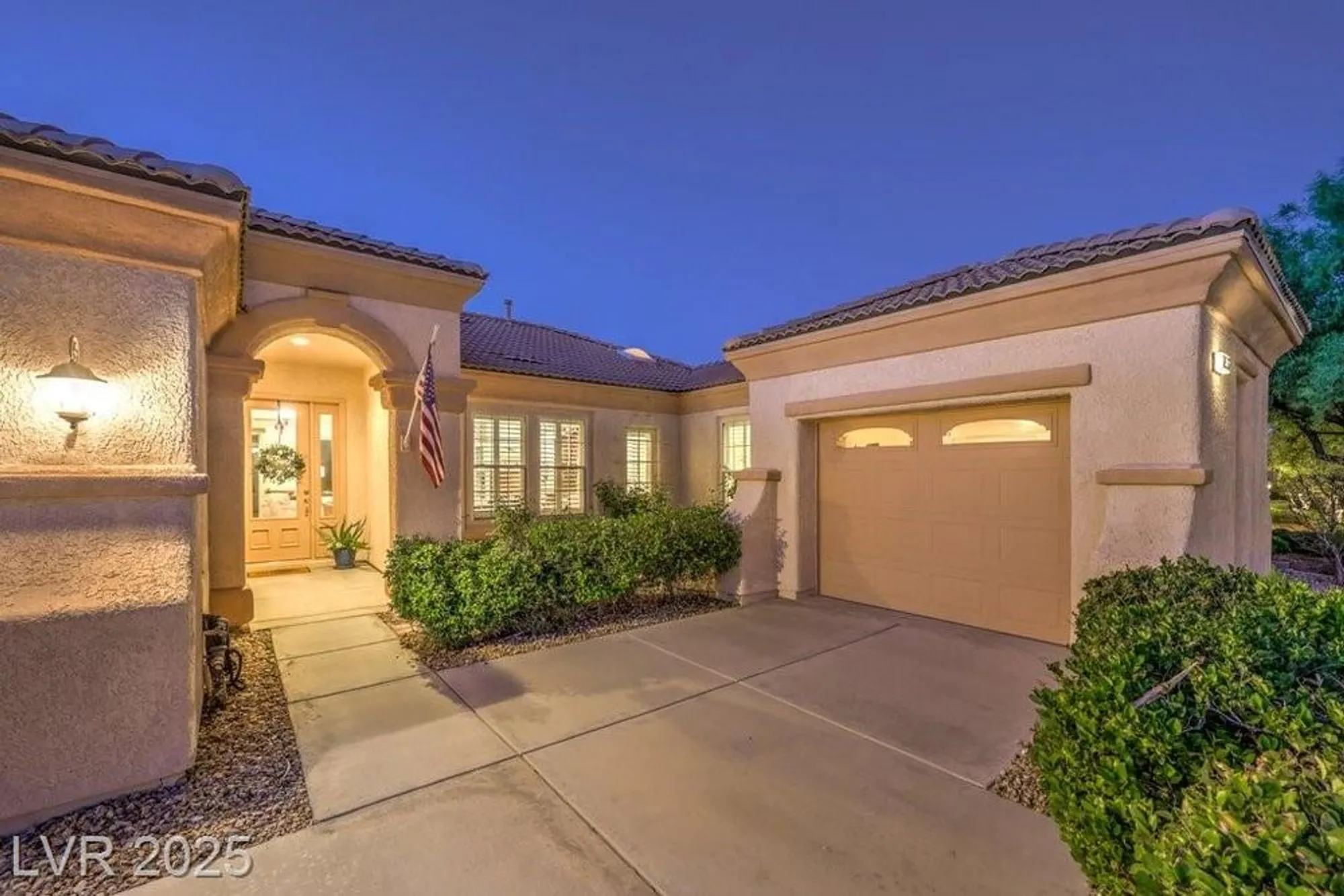 Property Slideshow image 2 of 39 | 10536 abisso dr, Las Vegas, NV, 89135