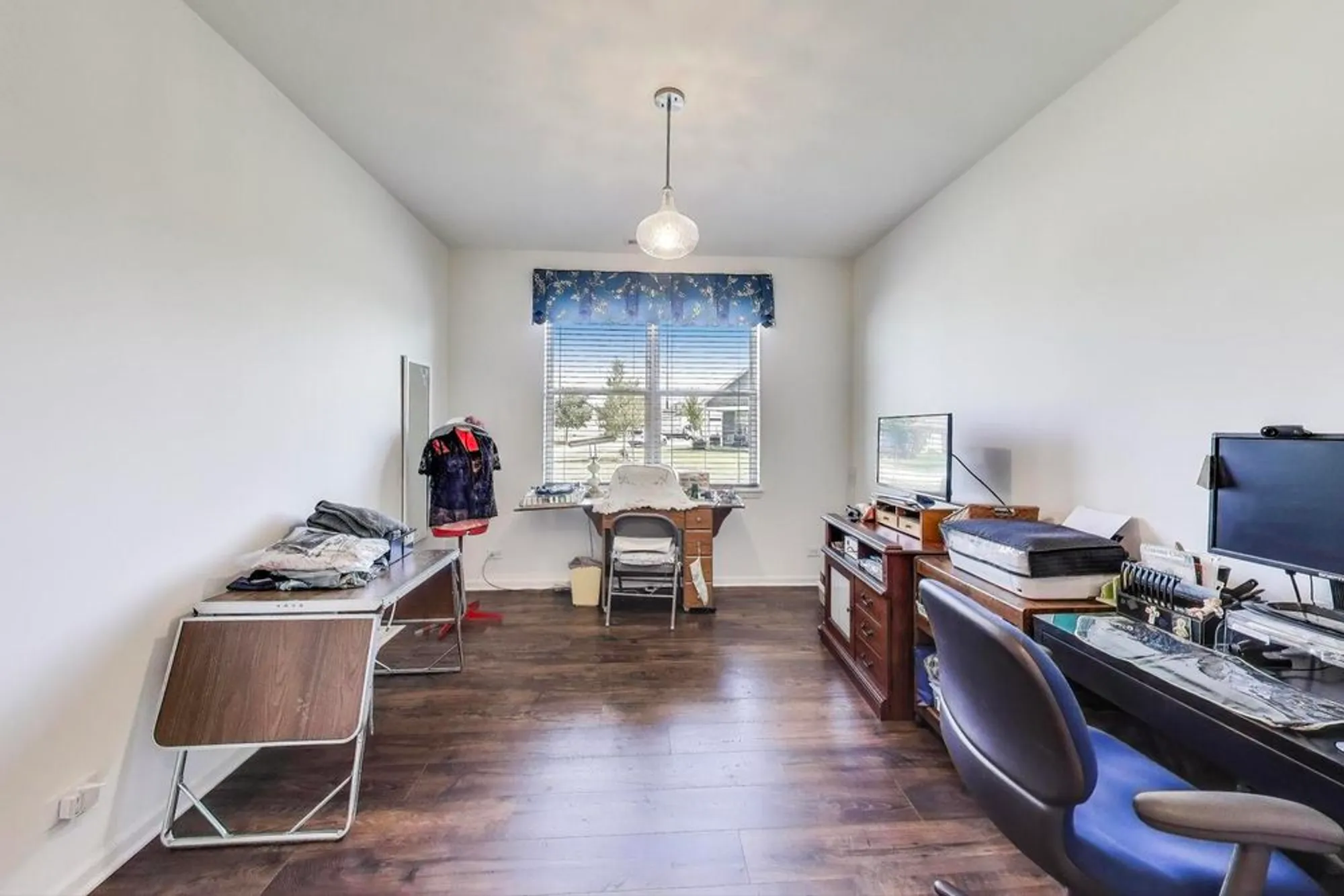 Property Slideshow image 11 of 30 | 2358 cannon dr, Pingree Grove, IL, 60140