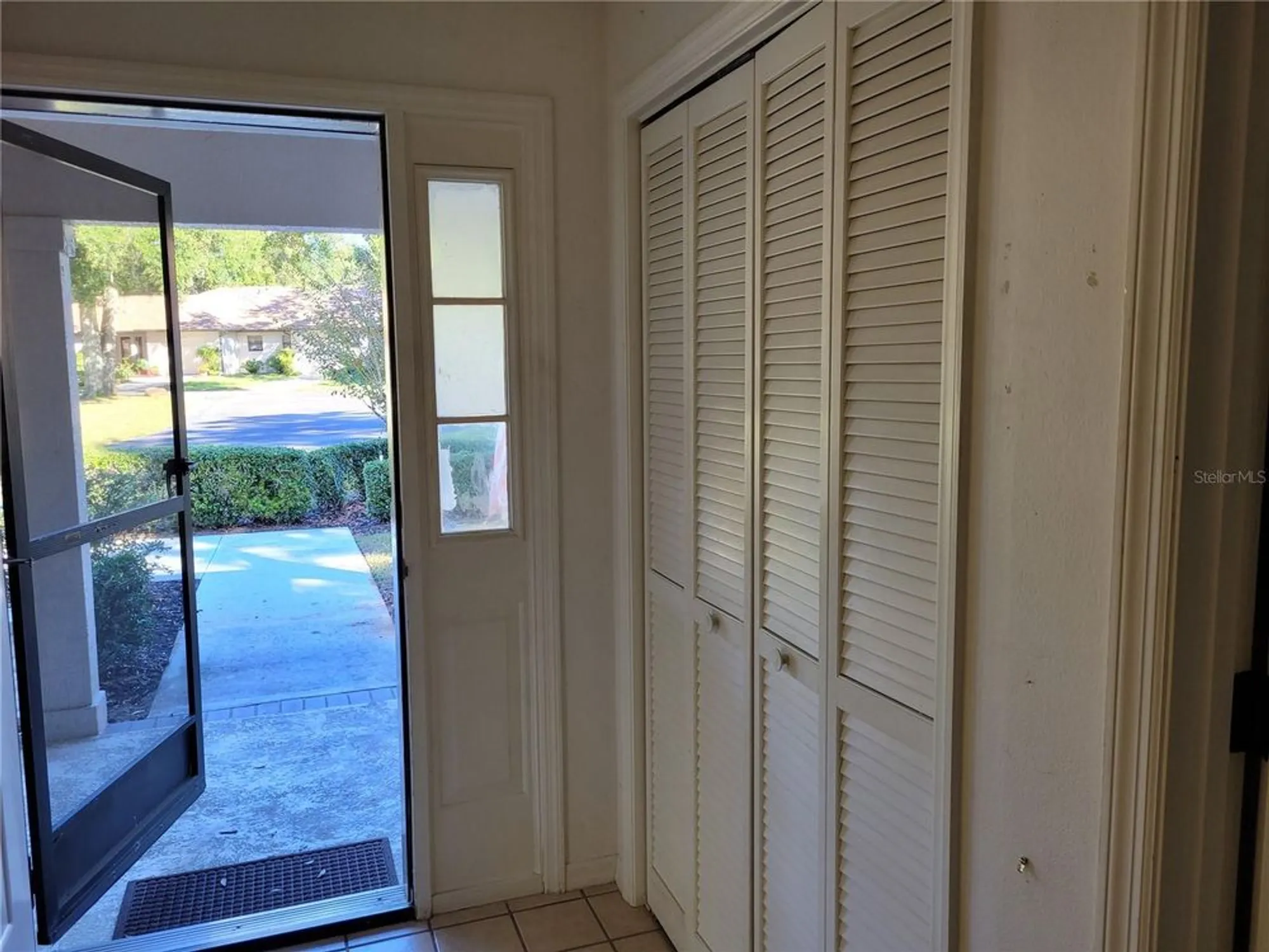 Property Slideshow image 4 of 35 | 6018 w bromley cir, Crystal River, FL, 34429