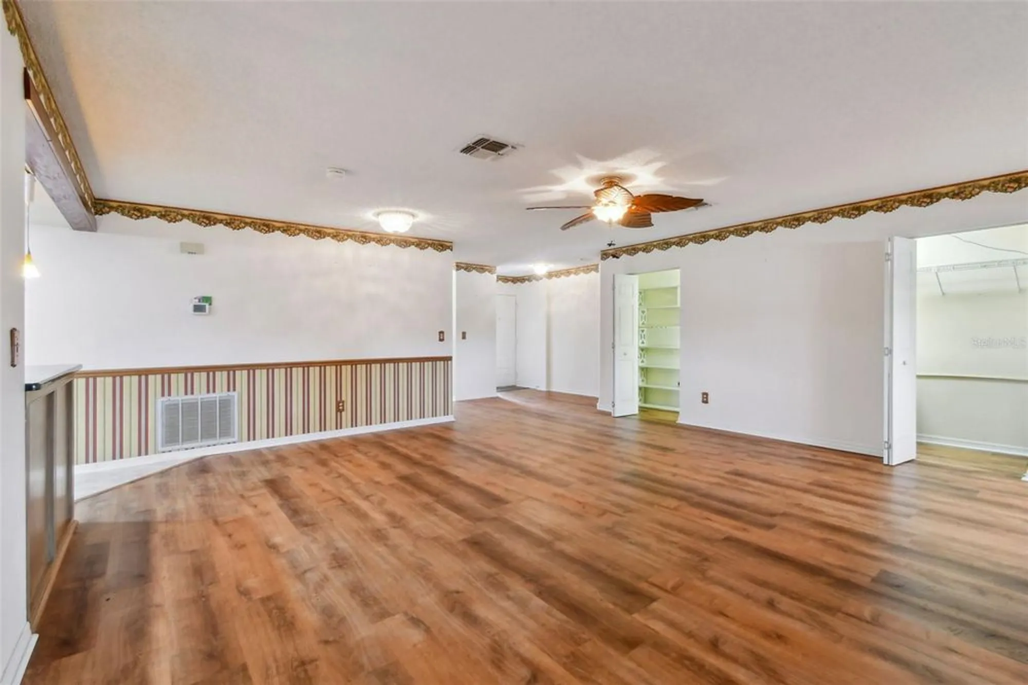 Property Slideshow image 12 of 28 | 912 e del webb blvd, Sun City Center, FL, 33573