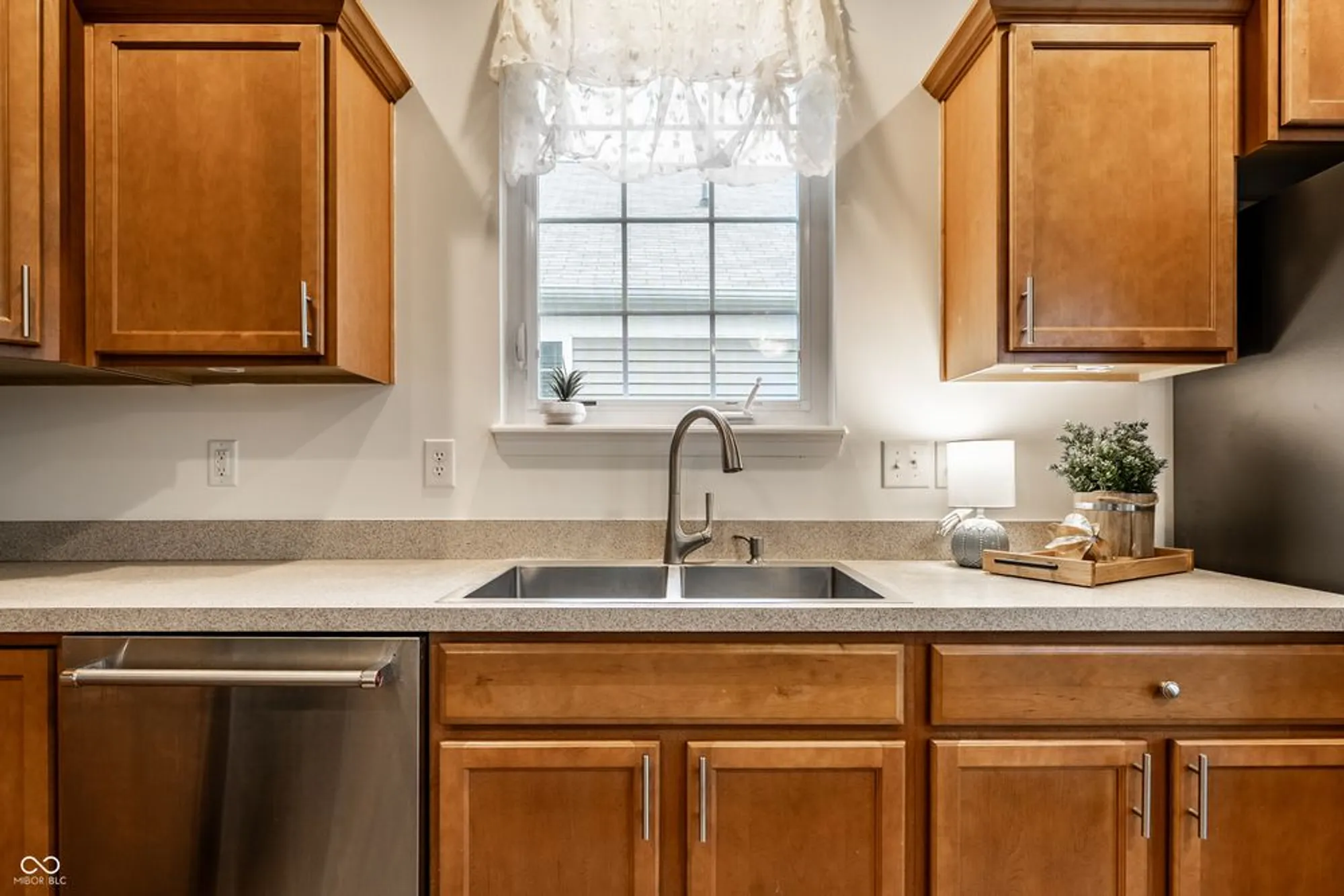 Property Slideshow image 17 of 25 | 15983 lambrusco way, Fishers, IN, 46037