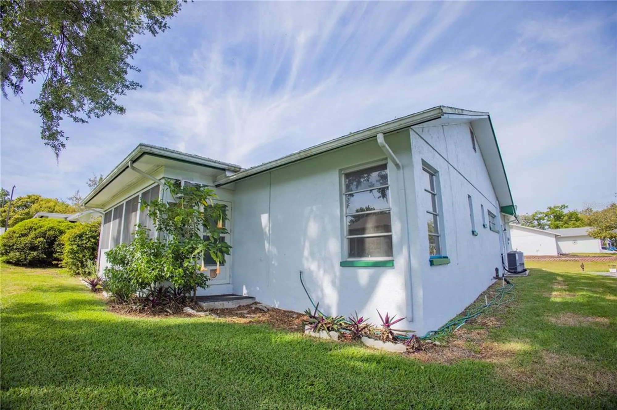 Property Slideshow image 33 of 37 | 8121 casuarina dr, Port Richey, FL, 34668