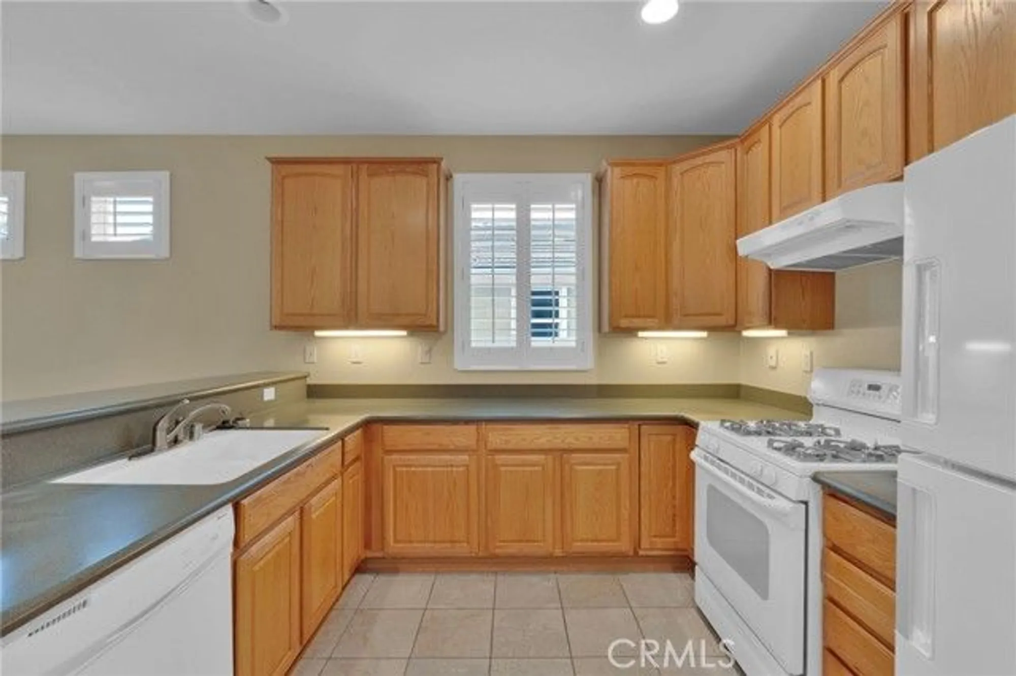 Property Slideshow image 11 of 40 | 11063 semmering ct, Apple Valley, CA, 92308