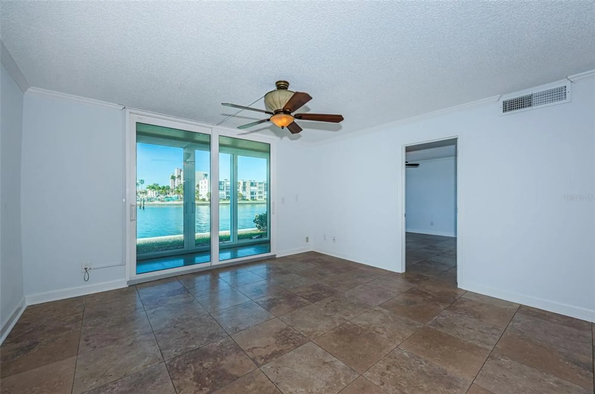 Property Slideshow image 10 of 90 | 7420 bay island dr 171, South Pasadena, FL, 33707