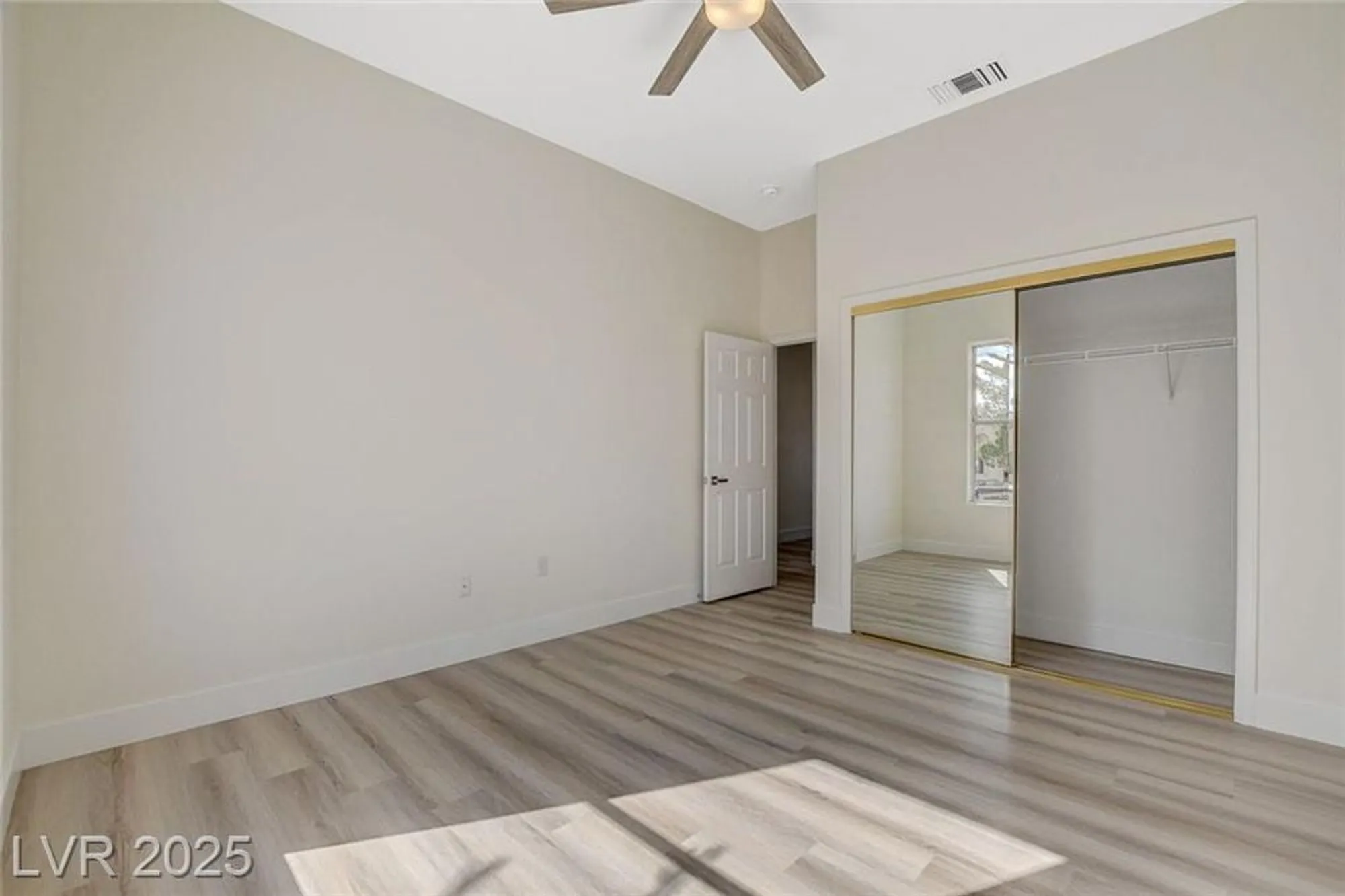 Property Slideshow image 33 of 44 | 10100 folsom dr, Las Vegas, NV, 89134