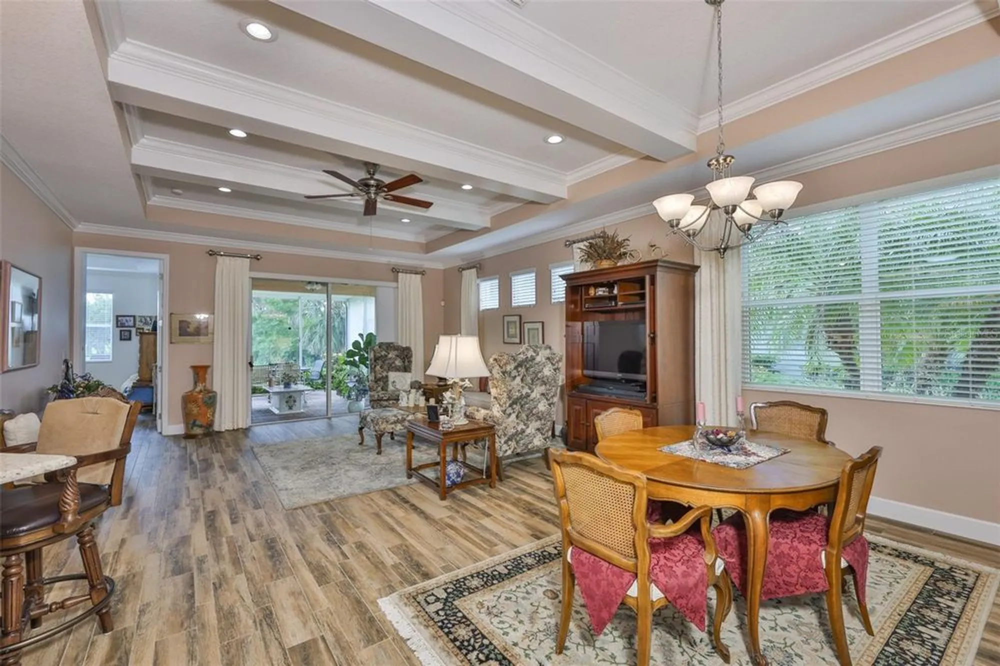 Property Slideshow image 10 of 45 | 658 chipper dr, Sun City Center, FL, 33573