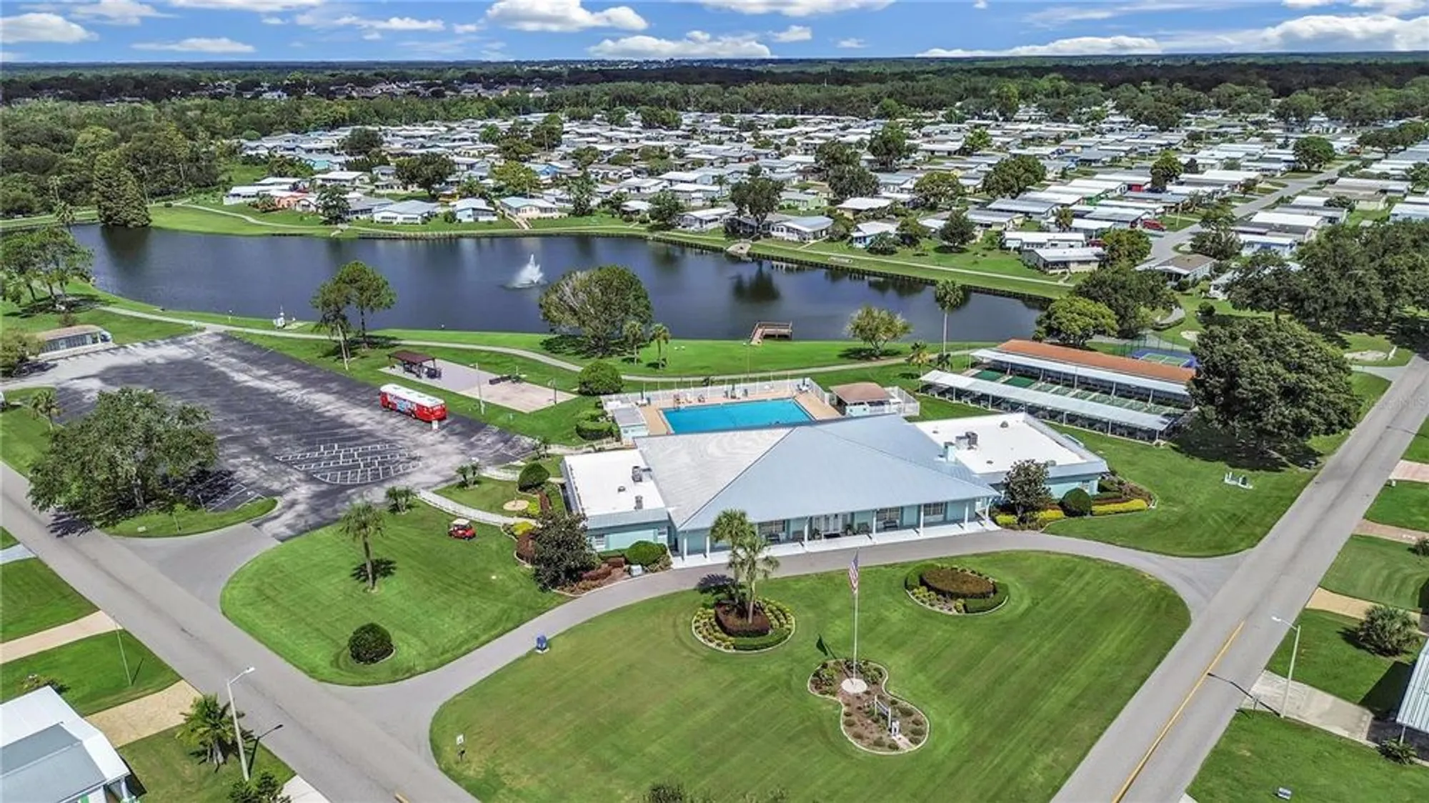 Property Slideshow image 35 of 45 | 4909 foxwood lake dr, Lakeland, FL, 33810