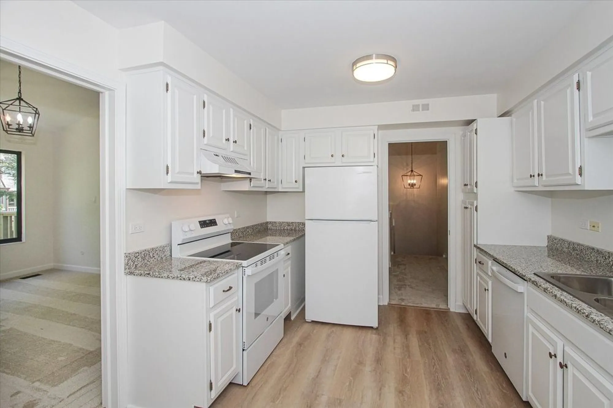 Property Slideshow image 10 of 32 | 78a foxwood ln # m169, Lake Barrington, IL, 60010