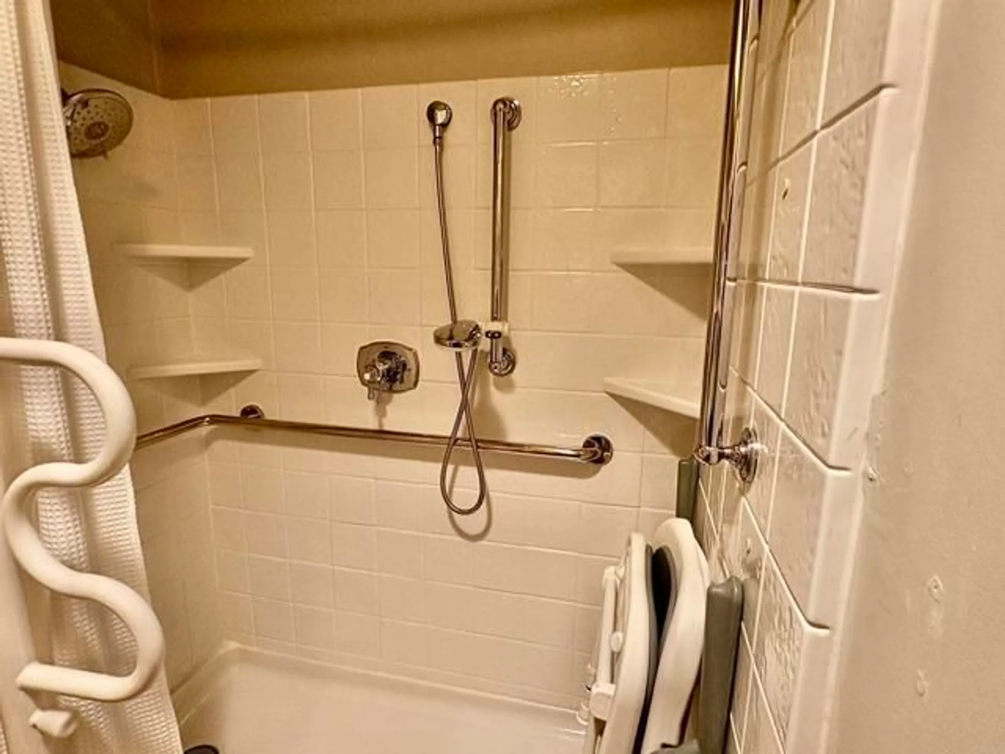 Property Slideshow image 20 of 32 | 629 via santa cruz, Vista, CA, 92081