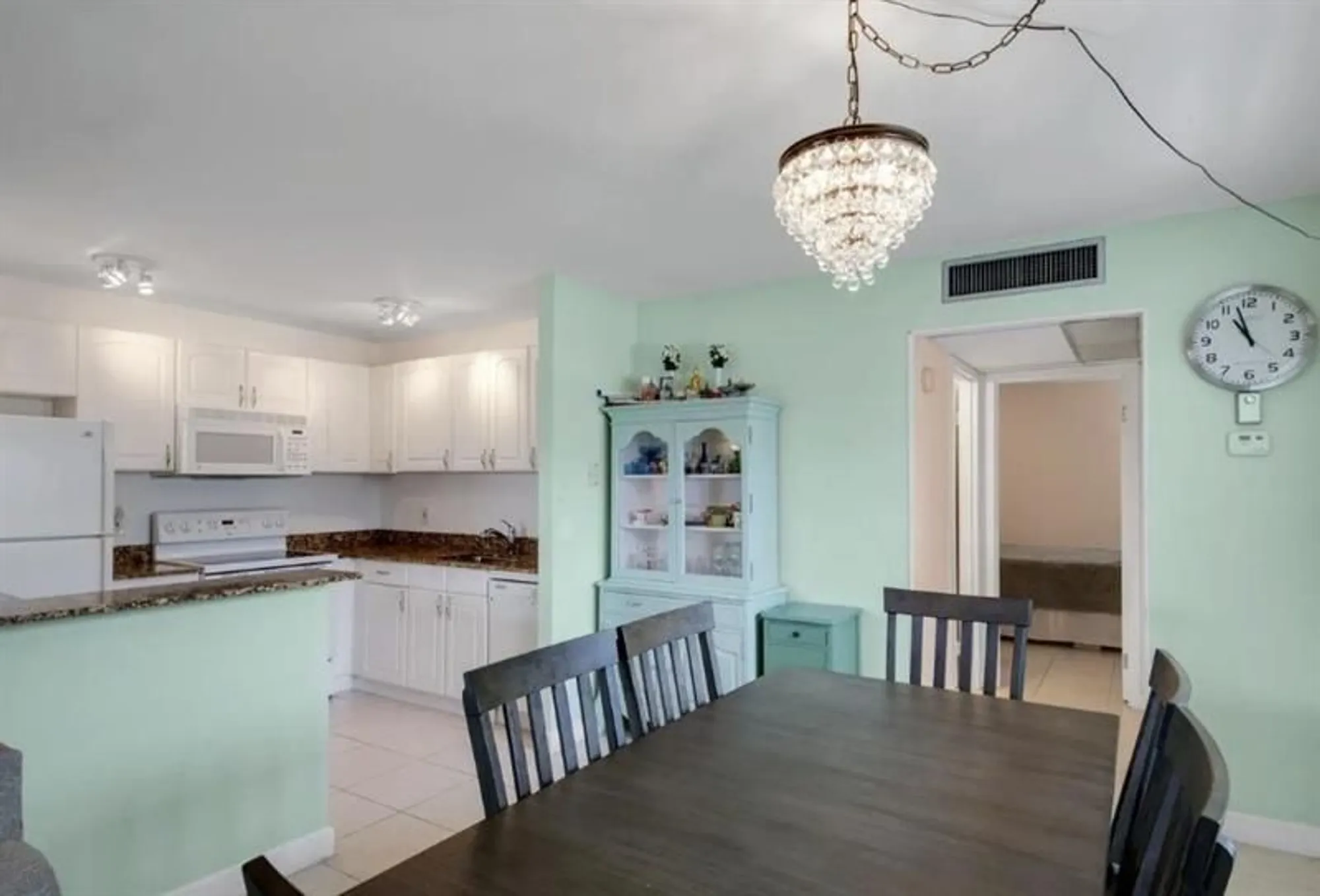 Property Slideshow image 8 of 12 | 223 flanders e unit e, Delray Beach, FL, 33484