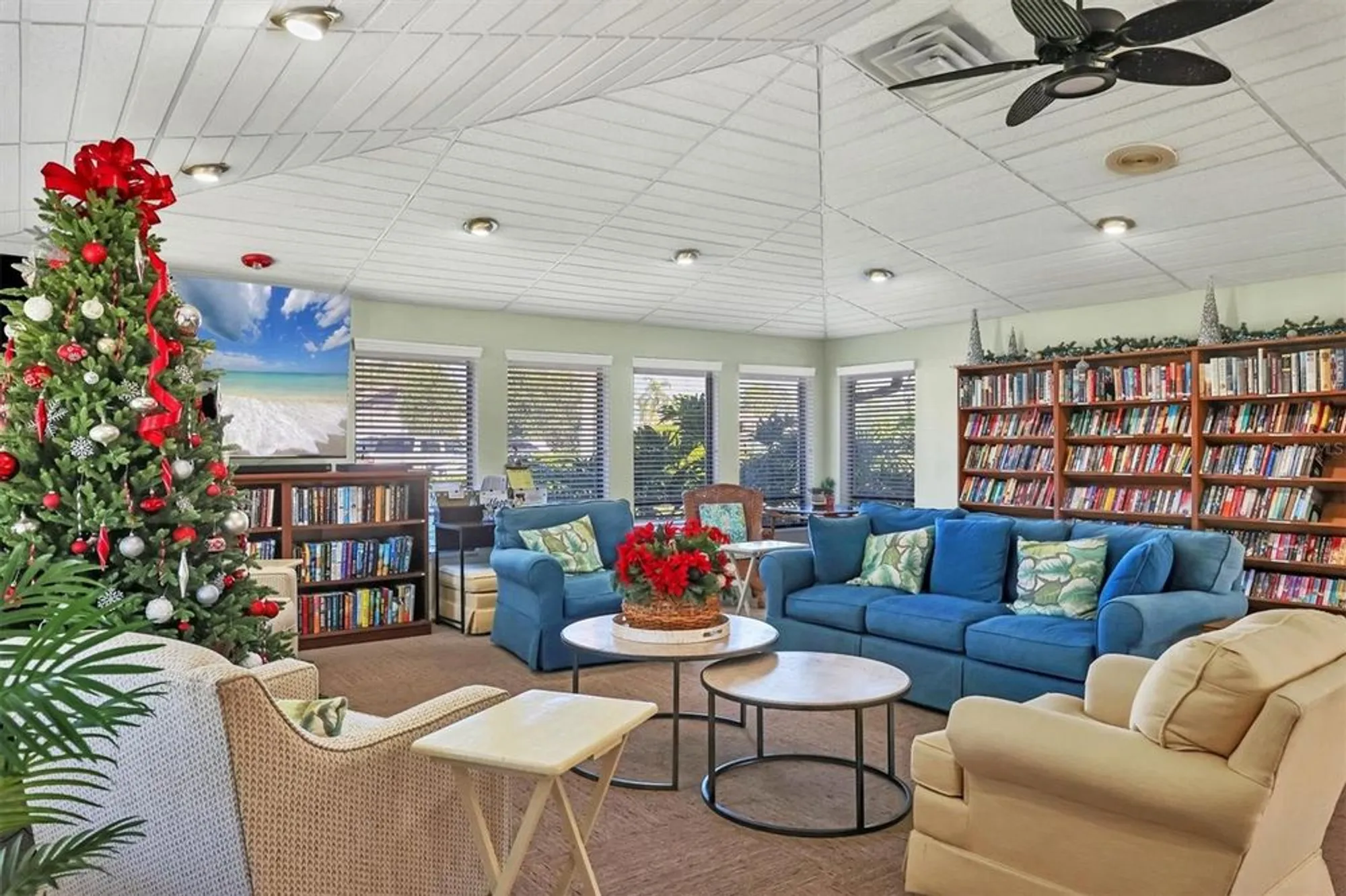 Property Slideshow image 43 of 59 | 3825 wilshire cir 1, Sarasota, FL, 34238