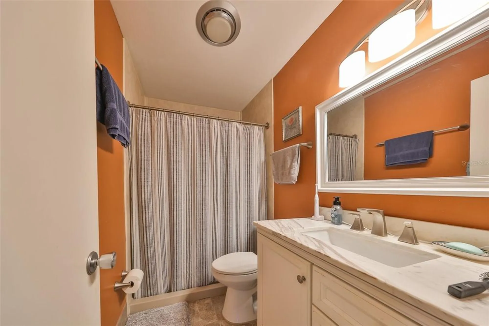 Property Slideshow image 13 of 53 | 672 allegheny dr, Sun City Center, FL, 33573