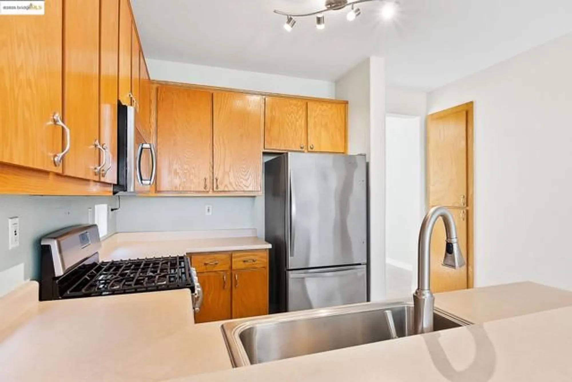 Property Slideshow image 13 of 50 | 1481 bismarck ln, Brentwood, CA, 94513