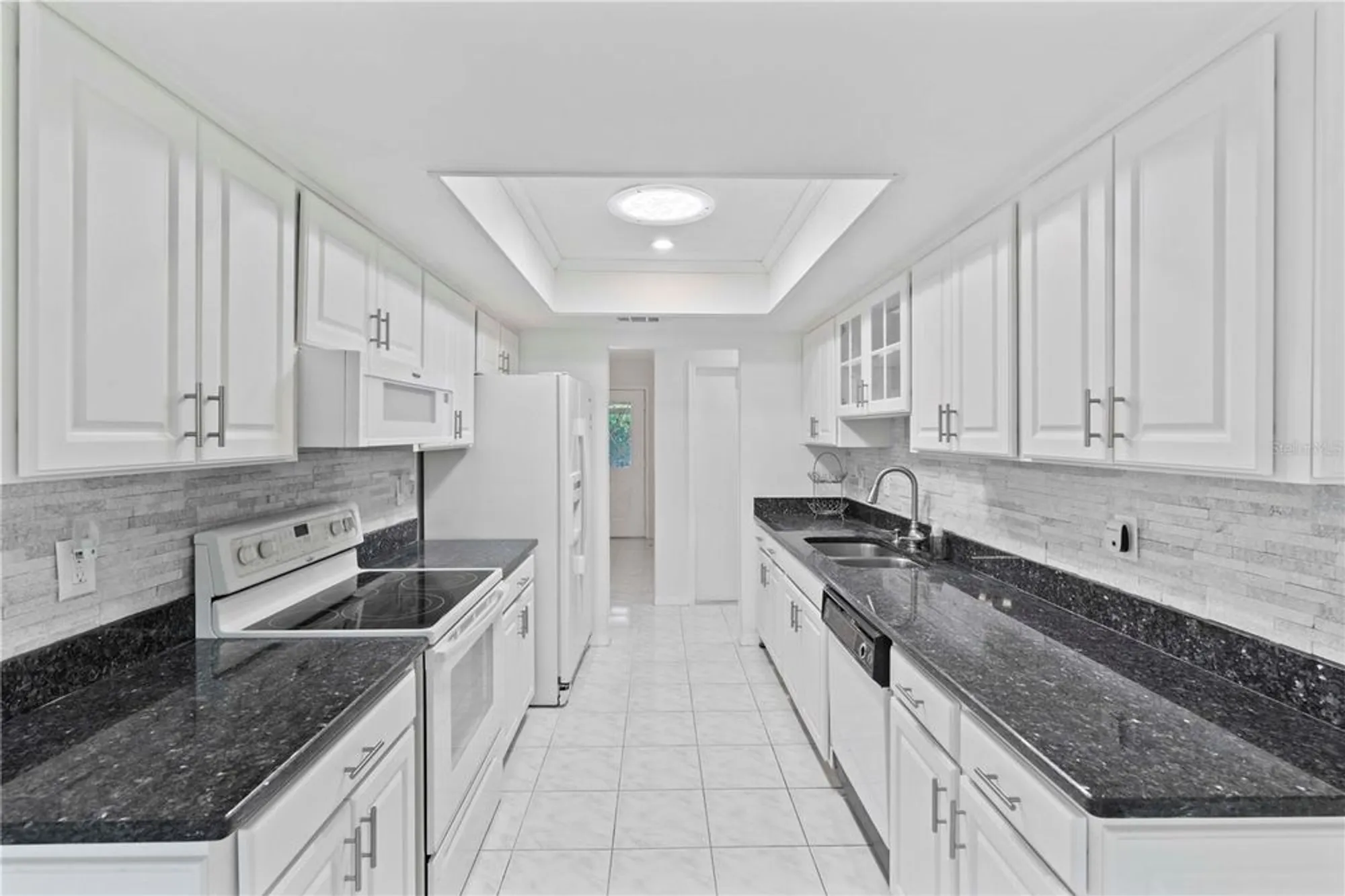 Property Slideshow image 16 of 55 | 2329 lancaster dr, Sun City Center, FL, 33573
