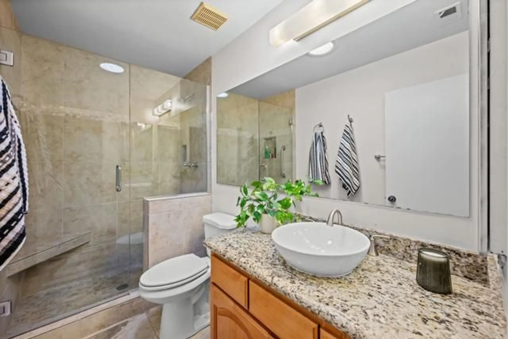 Property Slideshow image 10 of 19 | 4395 albatross way, Oceanside, CA, 92057