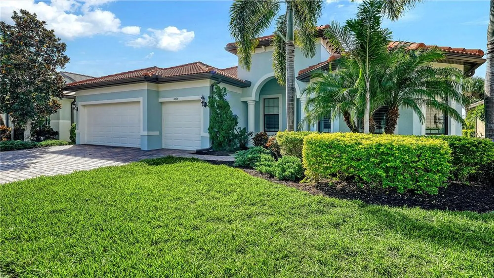 Property Slideshow image 2 of 59 | 5595 rain lily ct, Sarasota, FL, 34238