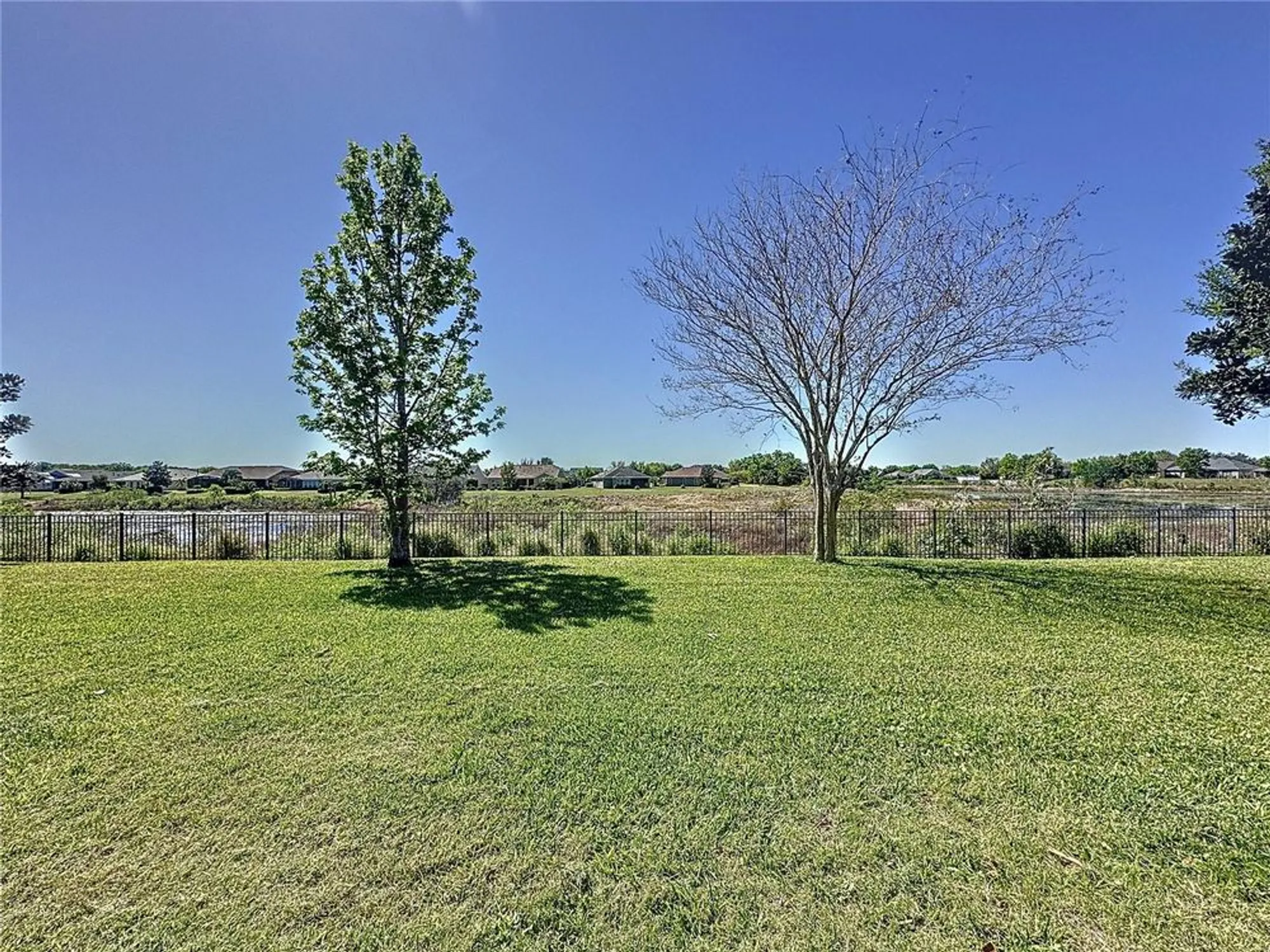 Property Slideshow image 30 of 54 | 228 bayou bend rd, Groveland, FL, 34736