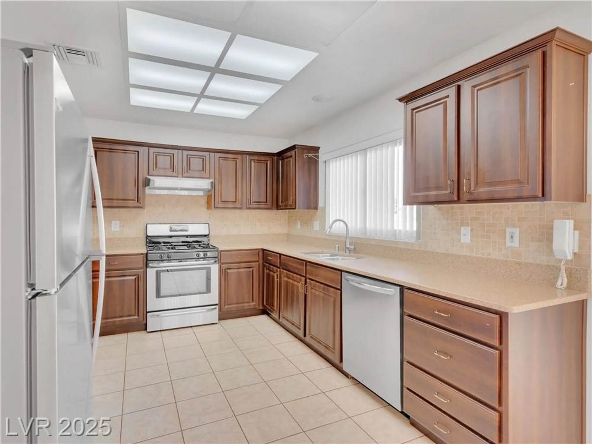 Property Slideshow image 10 of 28 | 3108 archwood way, Las Vegas, NV, 89134