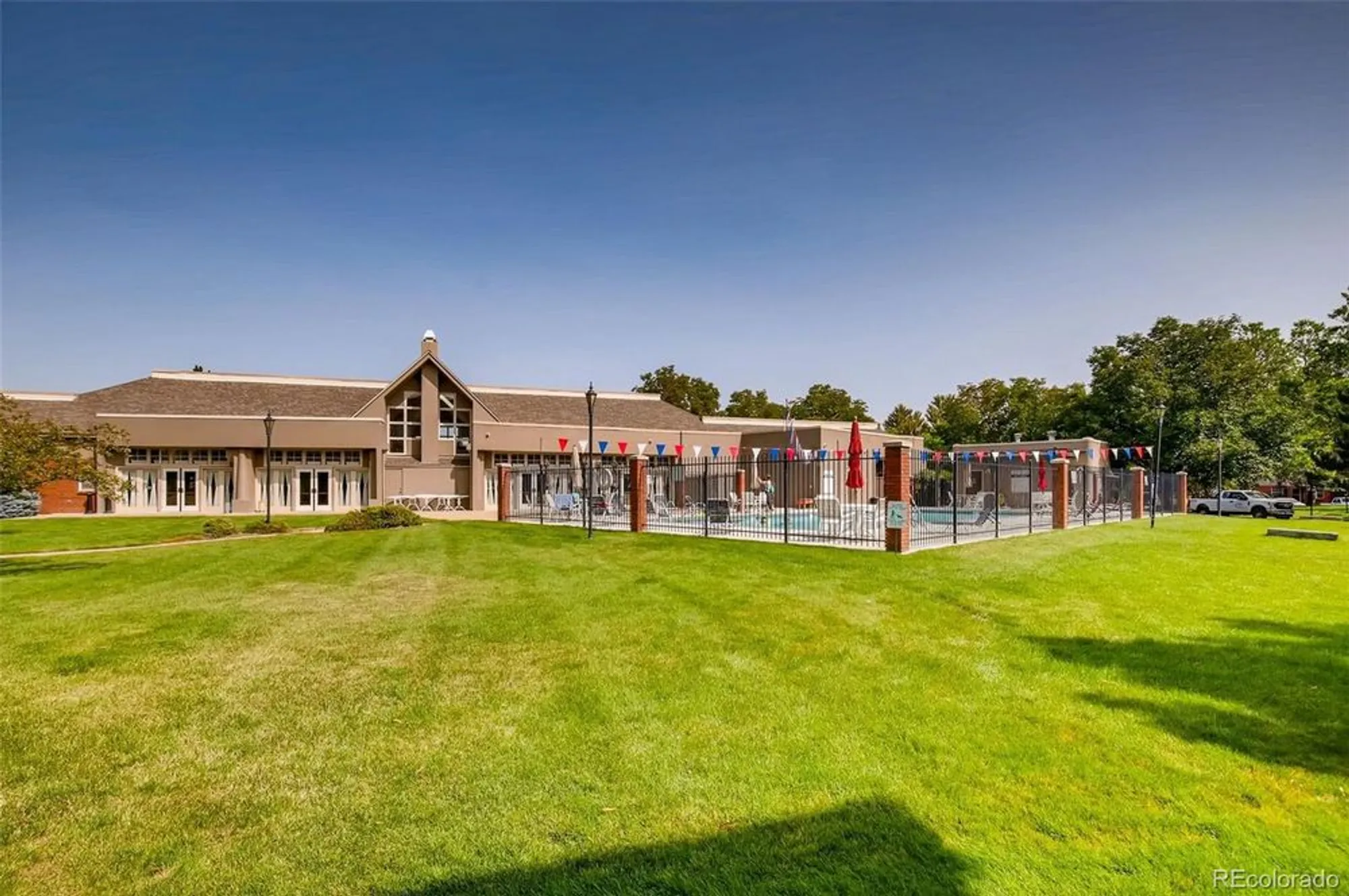 Property Slideshow image 29 of 37 | 2712 w greens pl, Littleton, CO, 80123