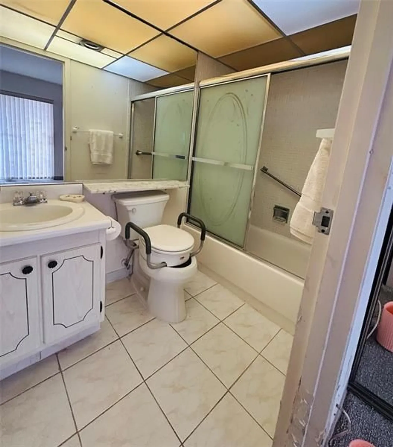 Property Slideshow image 9 of 20 | 226 brittany e unit e, Delray Beach, FL, 33446