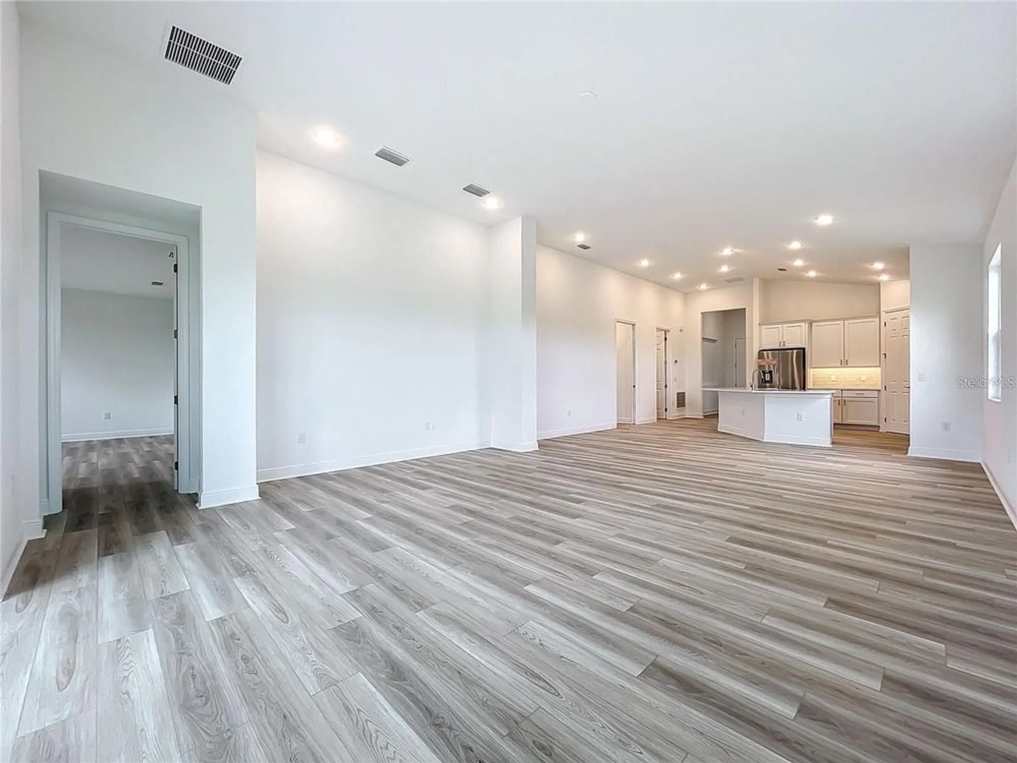 Property Slideshow image 22 of 55 | 3951 kennebunk loop, Mount Dora, FL, 32757