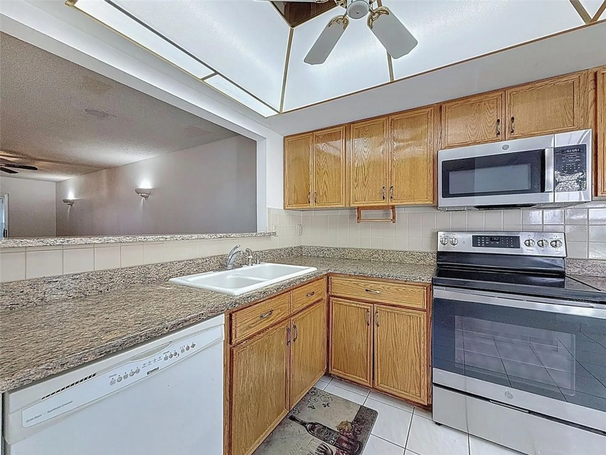 Property Slideshow image 18 of 74 | 11403 versailles ln, Port Richey, FL, 34668