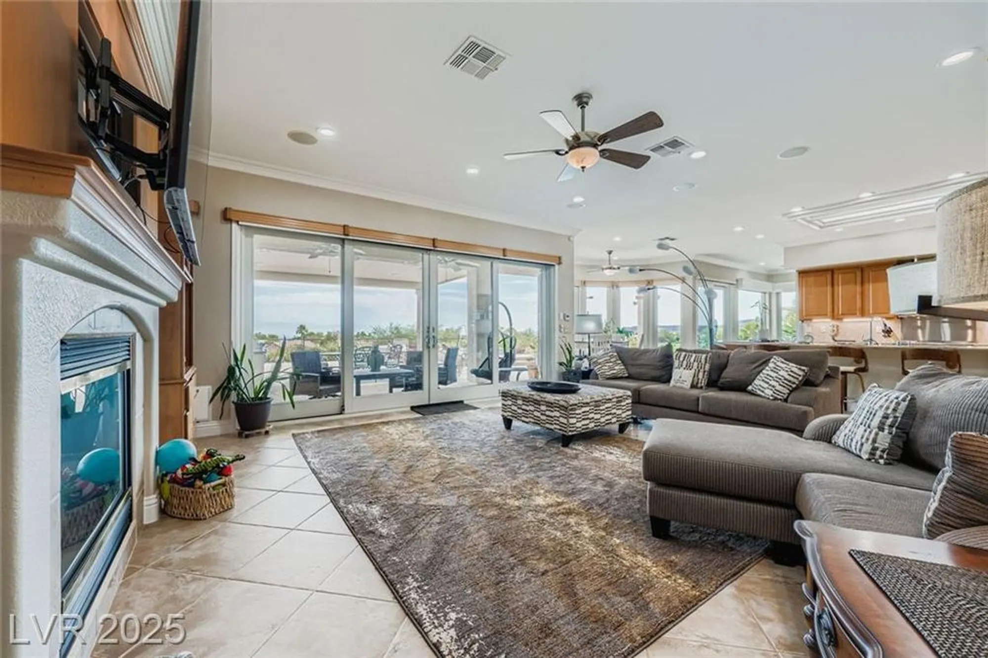 Property Slideshow image 25 of 45 | 2544 forest city dr, Henderson, NV, 89052