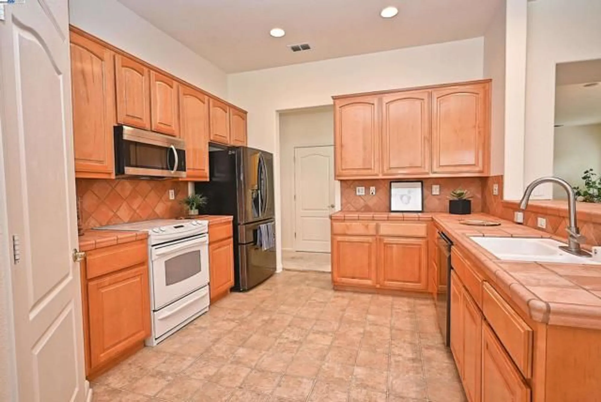 Property Slideshow image 8 of 60 | 625 pomona dr, Brentwood, CA, 94513