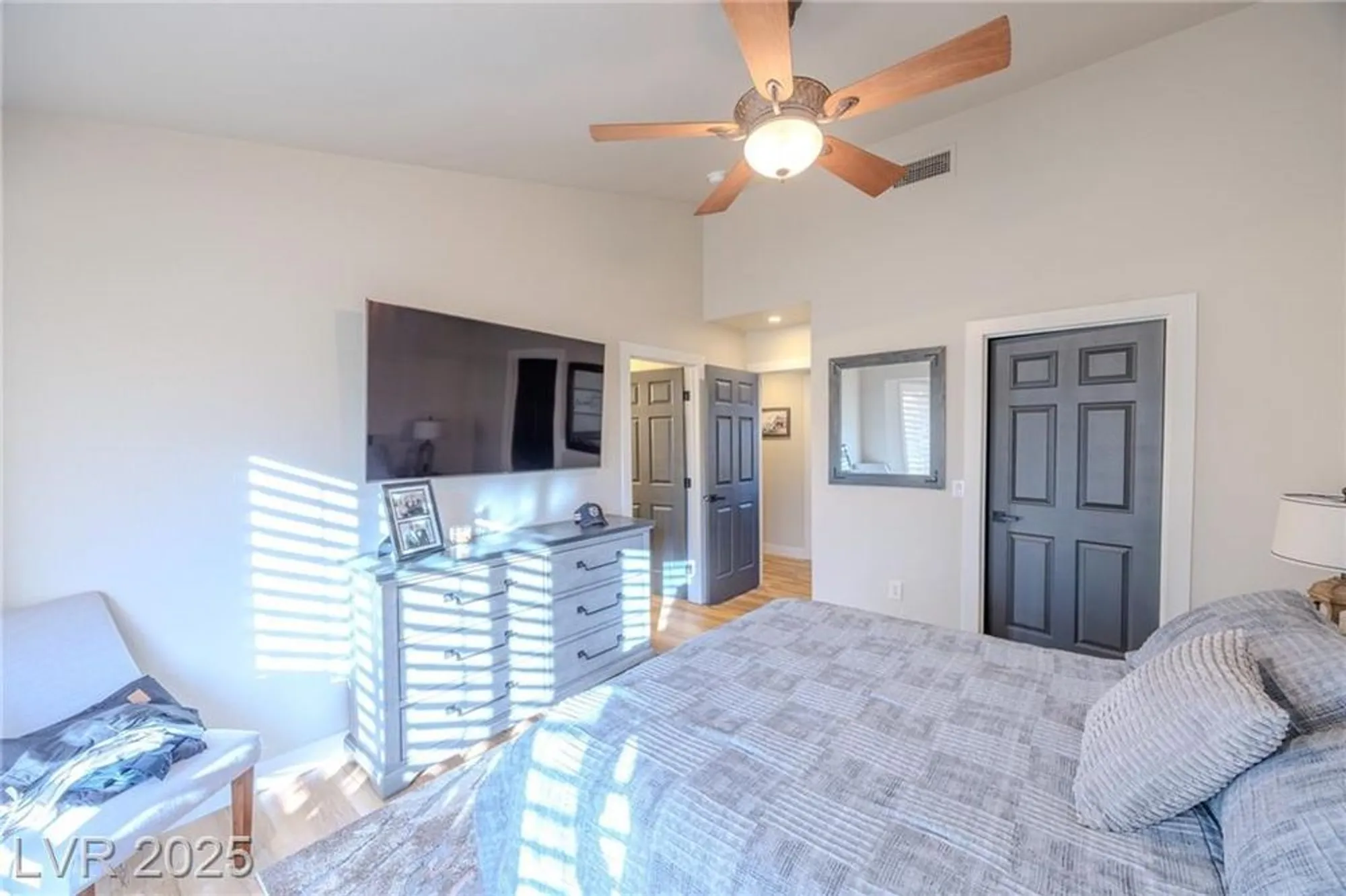 Property Slideshow image 19 of 29 | 9305 quail ridge dr, Las Vegas, NV, 89134