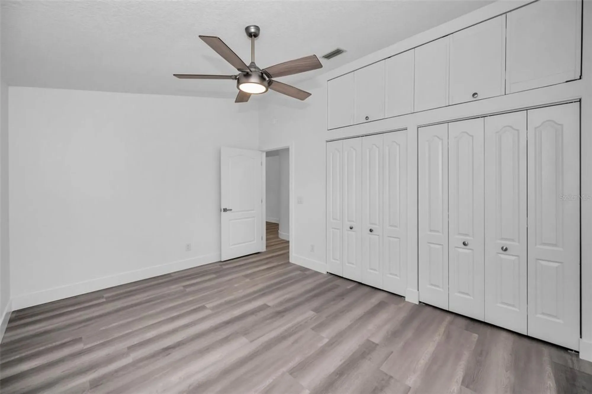 Property Slideshow image 13 of 38 | 2292 austrian ln 34, Clearwater, FL, 33763