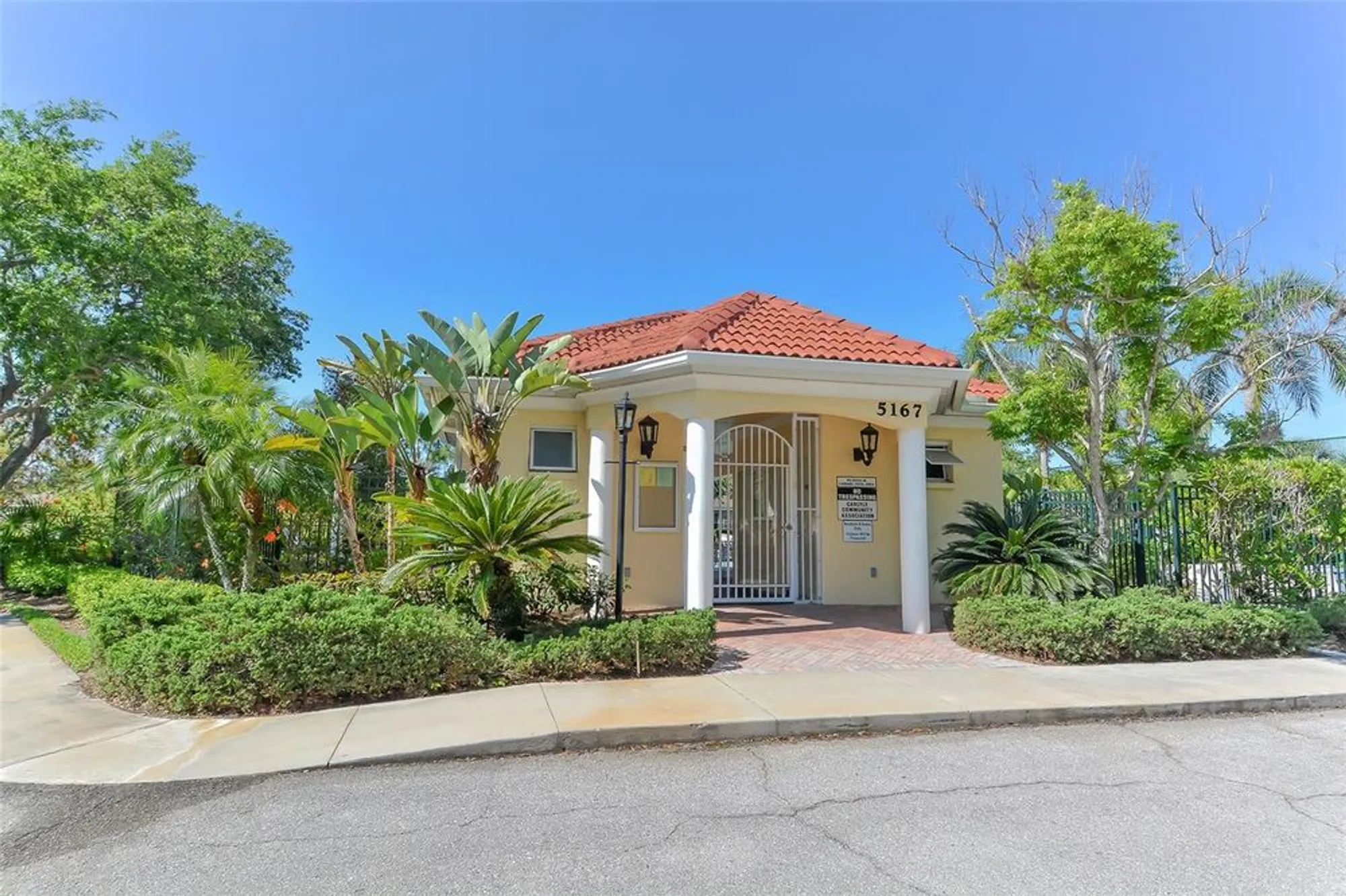 Property Slideshow image 42 of 58 | 6734 w country club ln, Sarasota, FL, 34243