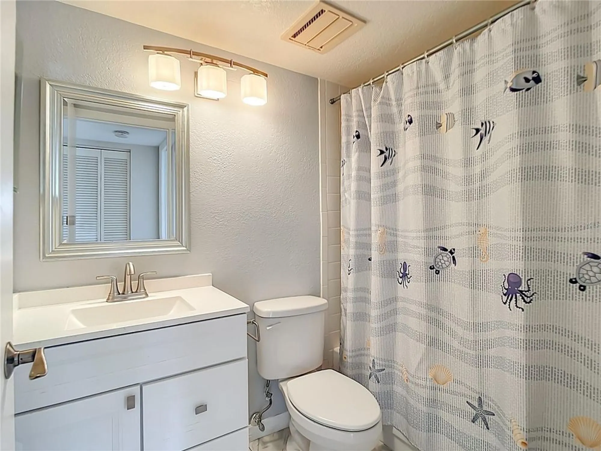 Property Slideshow image 28 of 57 | 404 cerromar cir 115, Venice, FL, 34293