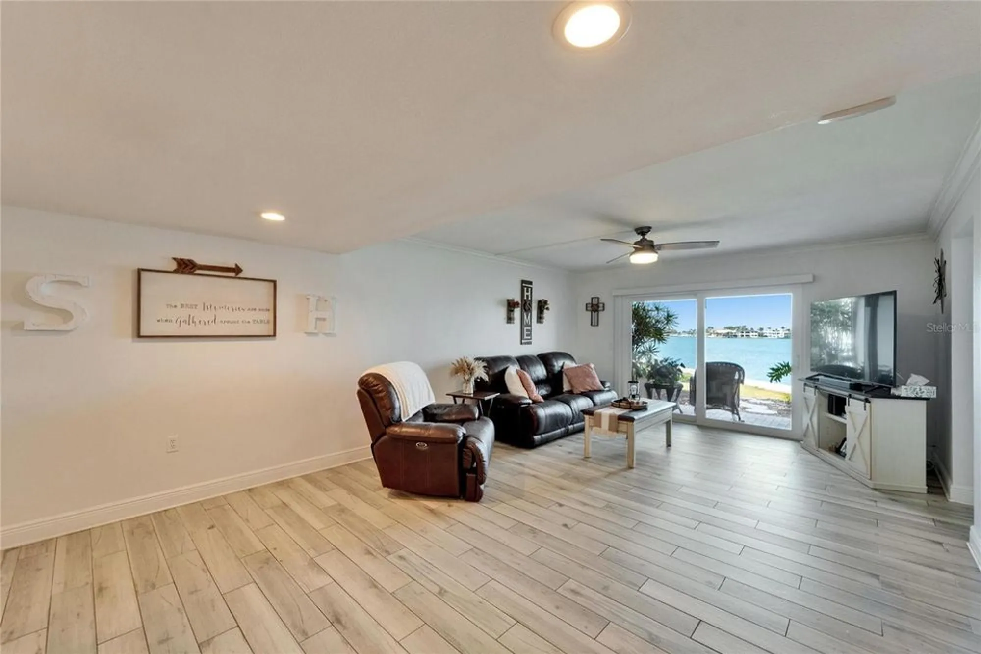 Property Slideshow image 14 of 60 | 7700 sun island dr 107, South Pasadena, FL, 33707