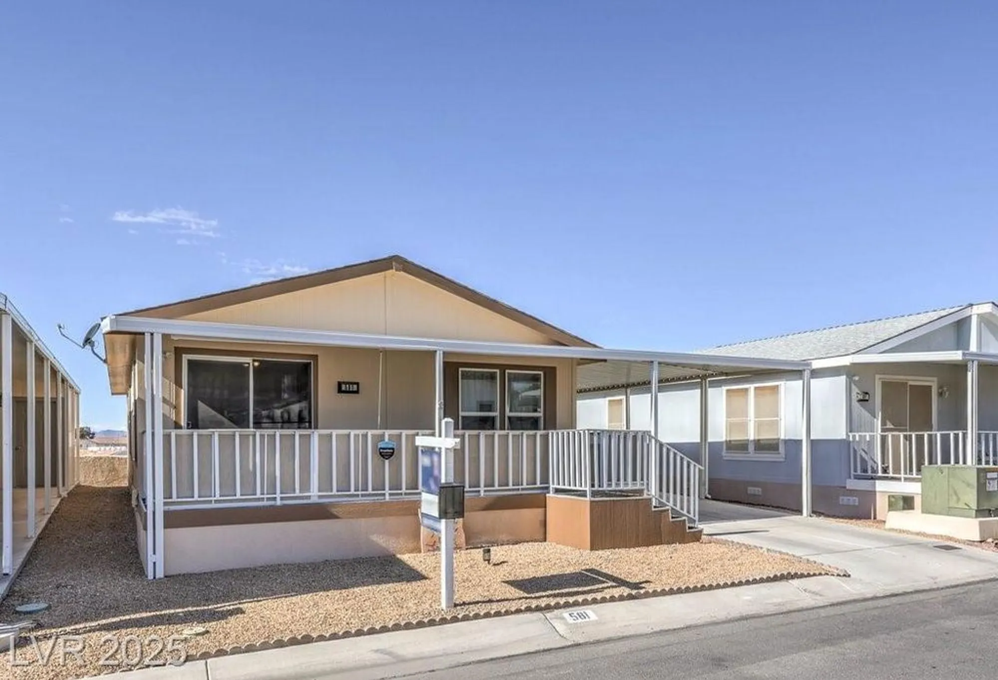 Property Slideshow image 1 of 44 | 581 montecito dr, Pahrump, NV, 89048